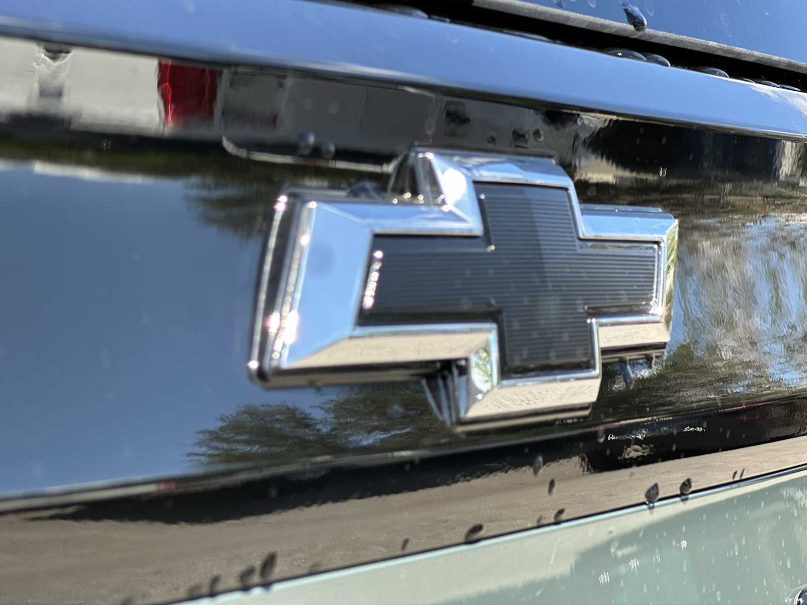 Thumbnail: 2026 Chevrolet Suburban - 10