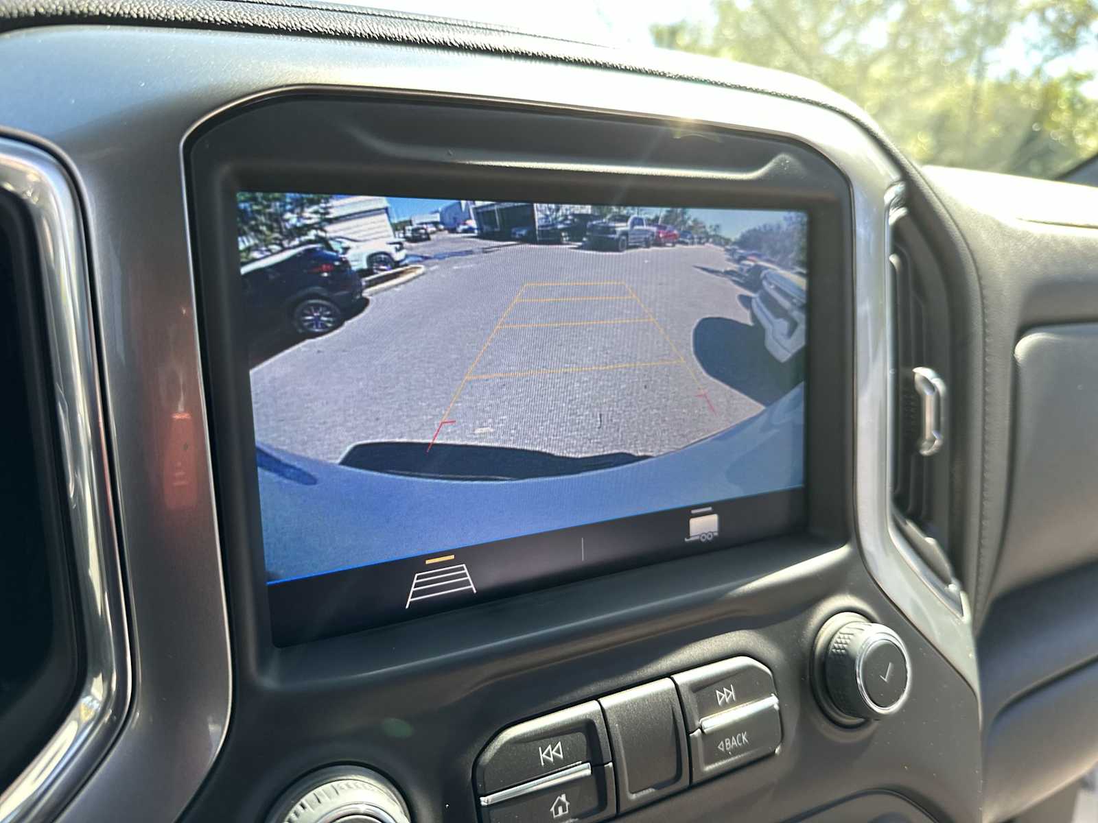 Thumbnail: 2022 Chevrolet Silverado 1500 - 22