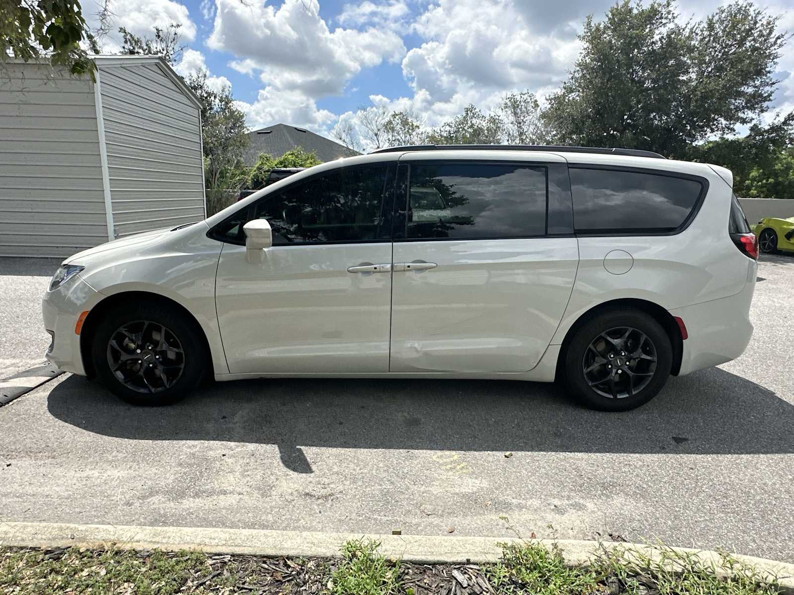 Thumbnail: 2020 Chrysler Pacifica - 3