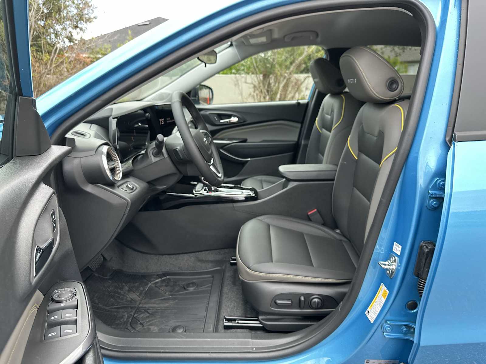 Thumbnail: 2026 Chevrolet Trax - 2