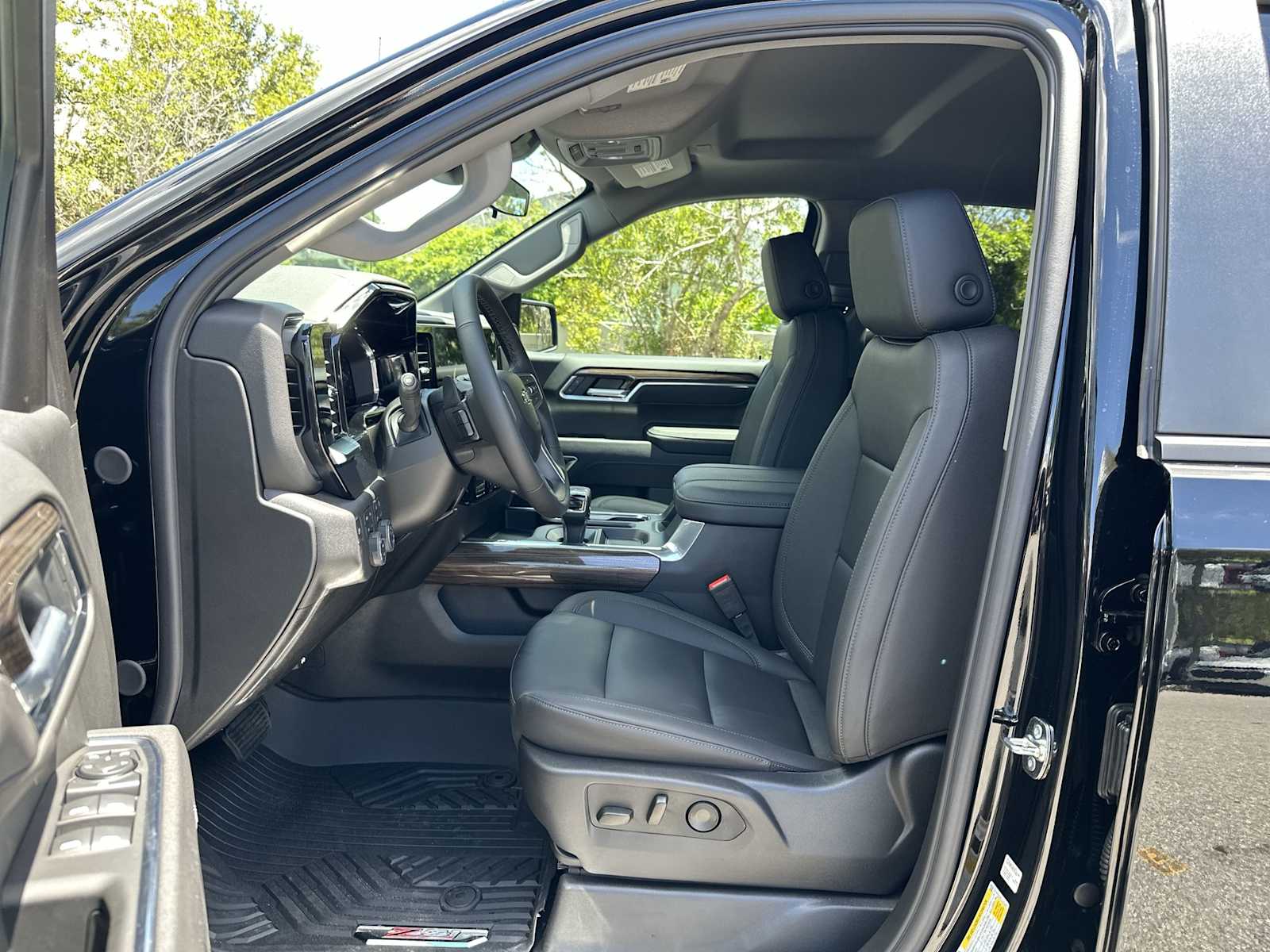 Thumbnail: 2026 Chevrolet Silverado 1500 - 2