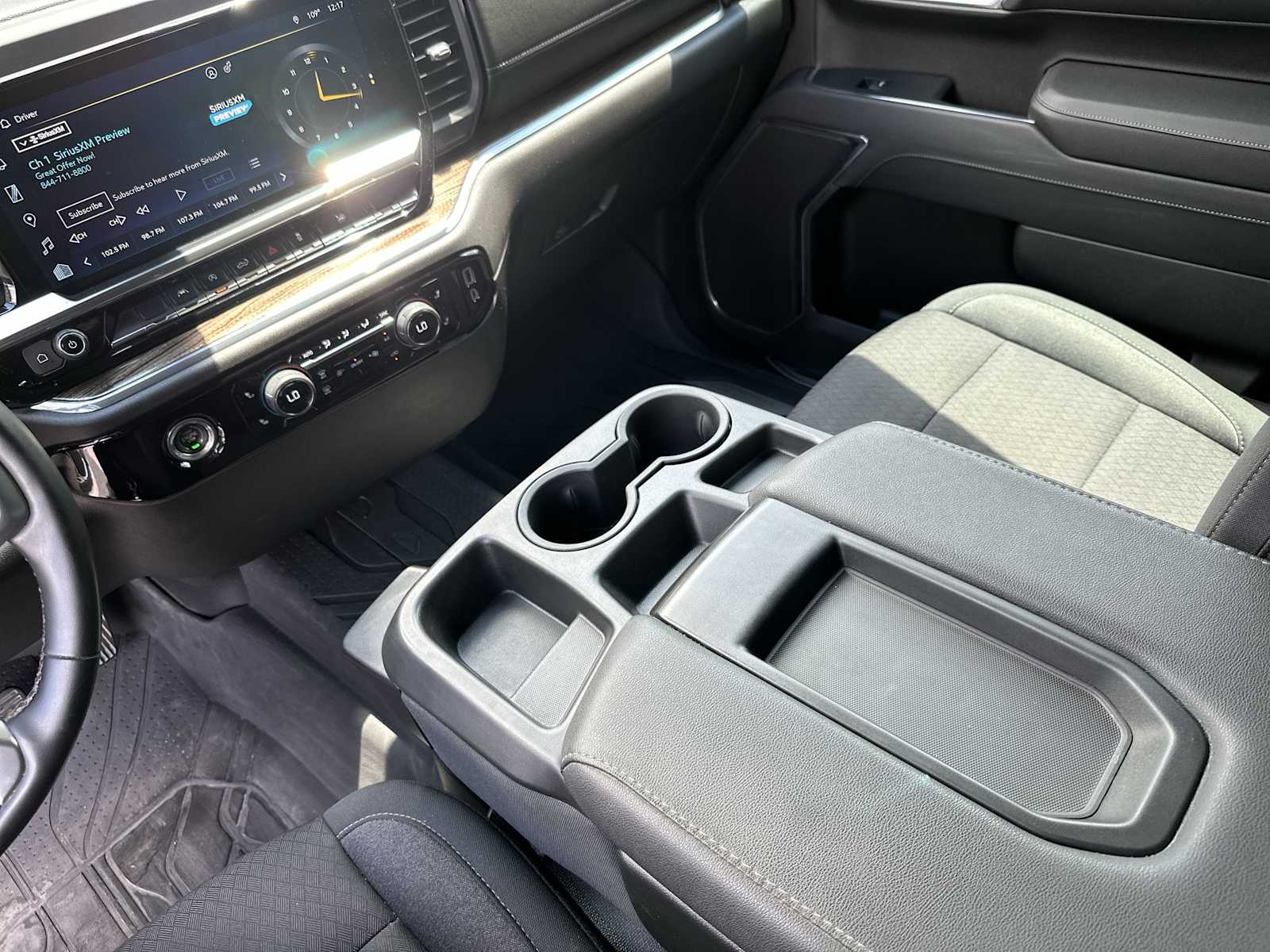 Thumbnail: 2023 Chevrolet Silverado 1500 - 21