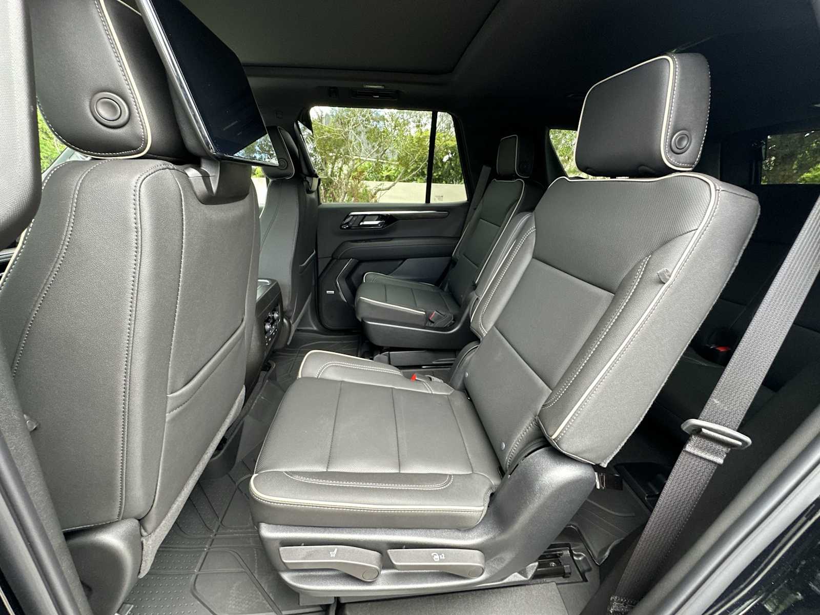 Thumbnail: 2026 Chevrolet Tahoe - 17