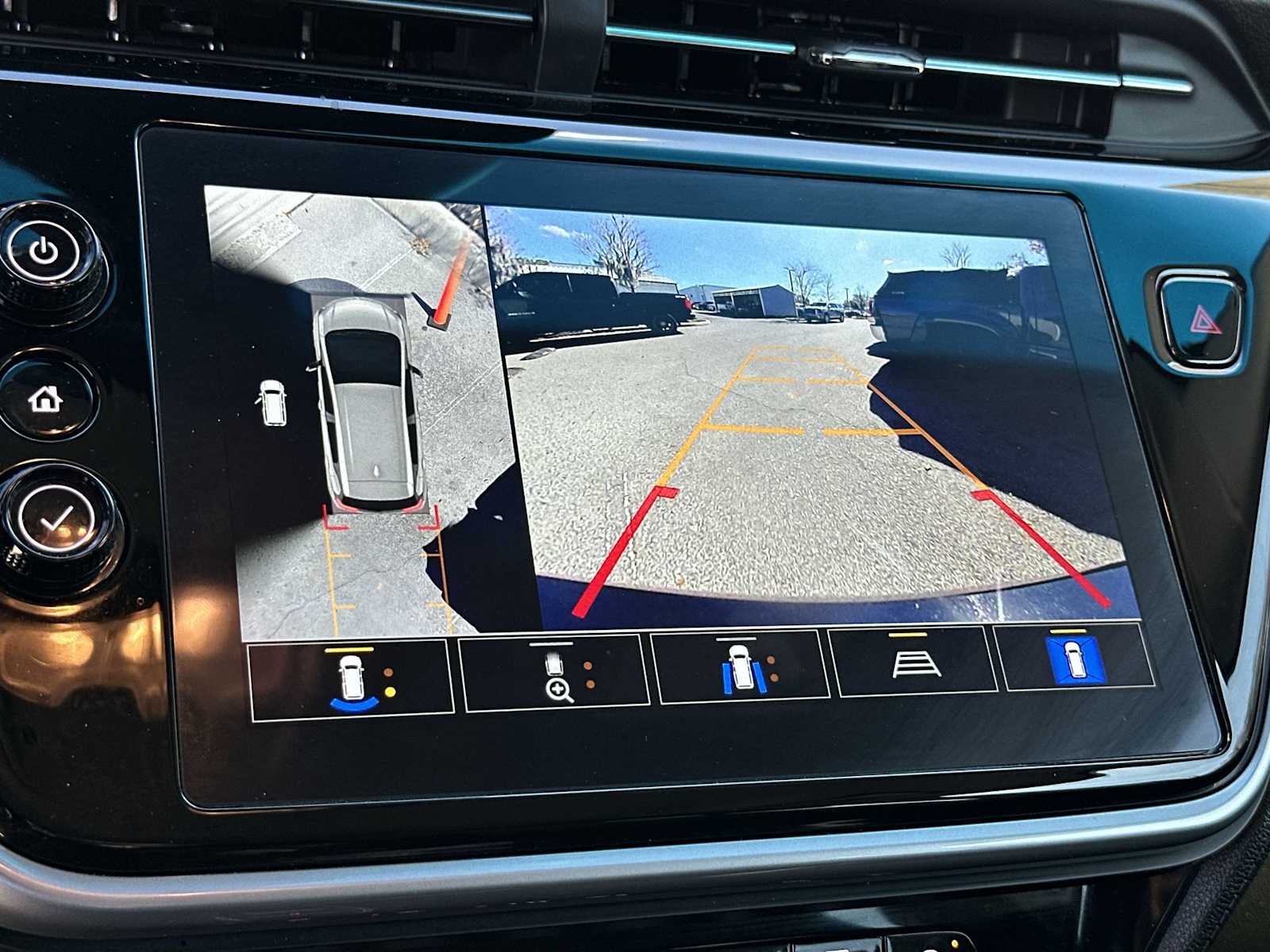 Thumbnail: 2023 Chevrolet Bolt EV - 22