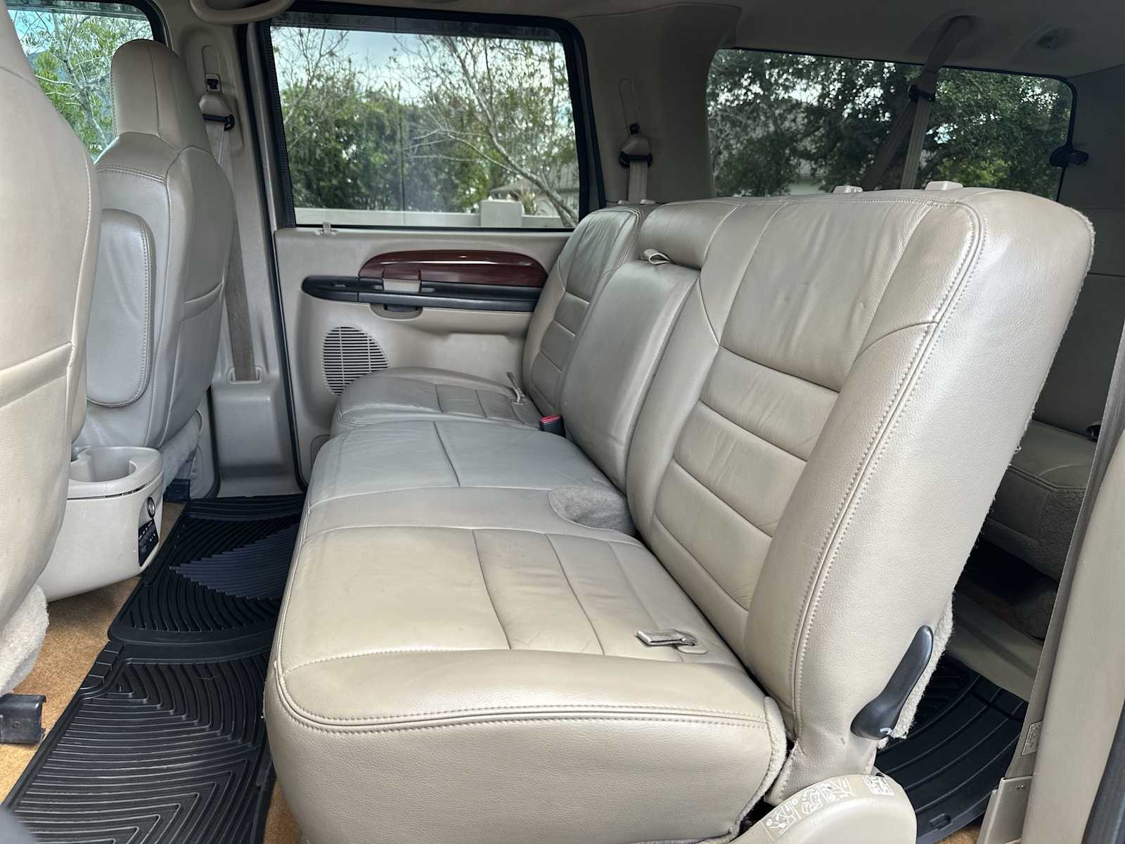 Thumbnail: 2005 Ford Excursion - 17