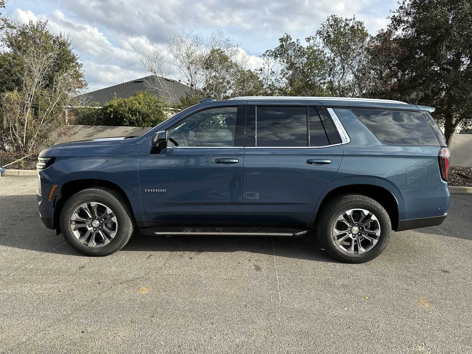 Thumbnail: 2026 Chevrolet Tahoe - 3