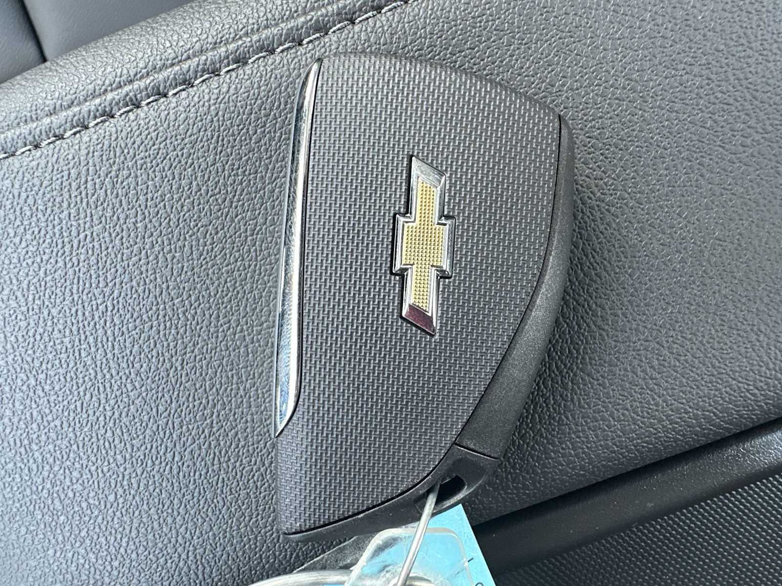 Thumbnail: 2026 Chevrolet Silverado 1500 - 26