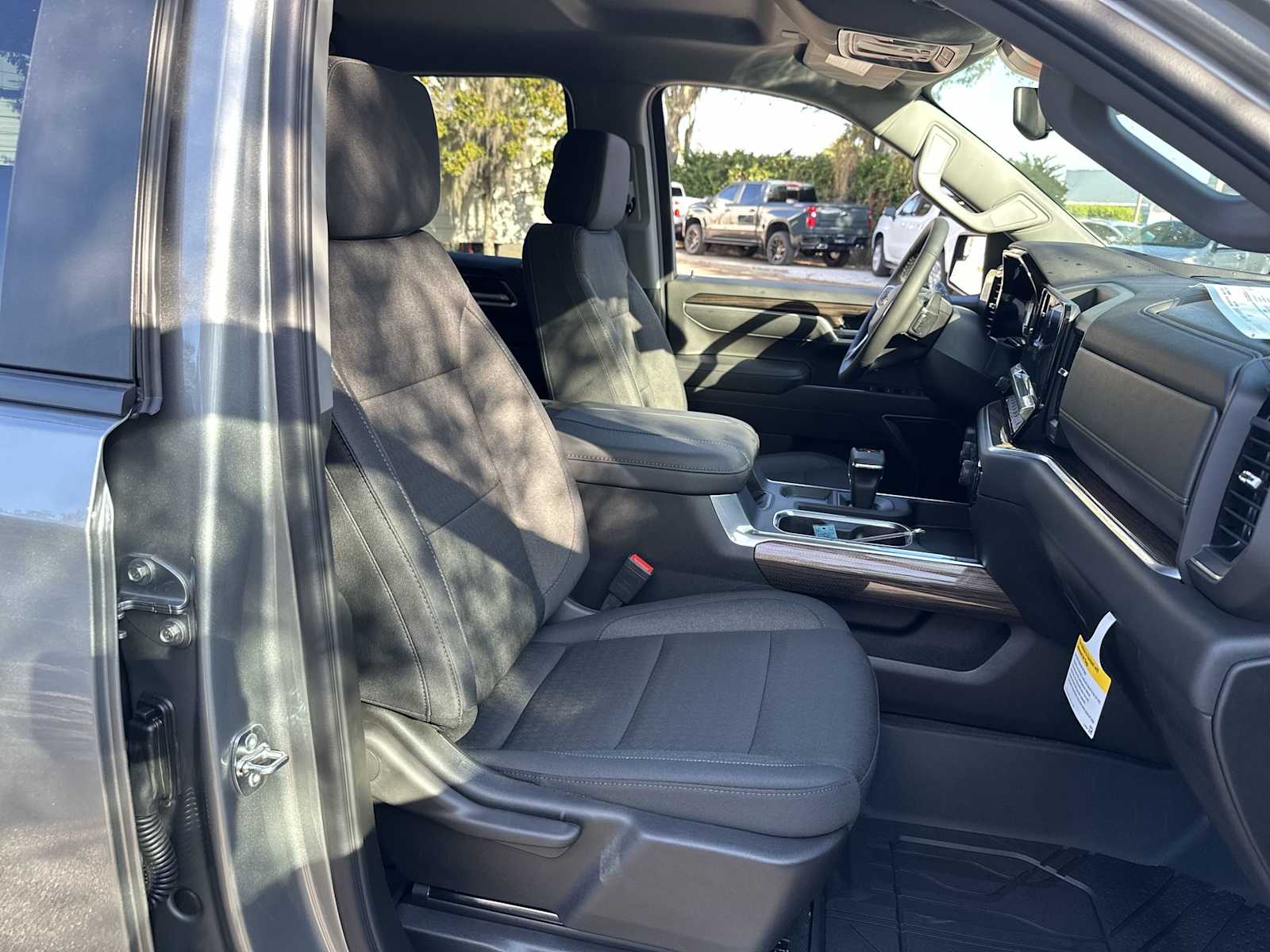 Thumbnail: 2026 Chevrolet Silverado 1500 - 19