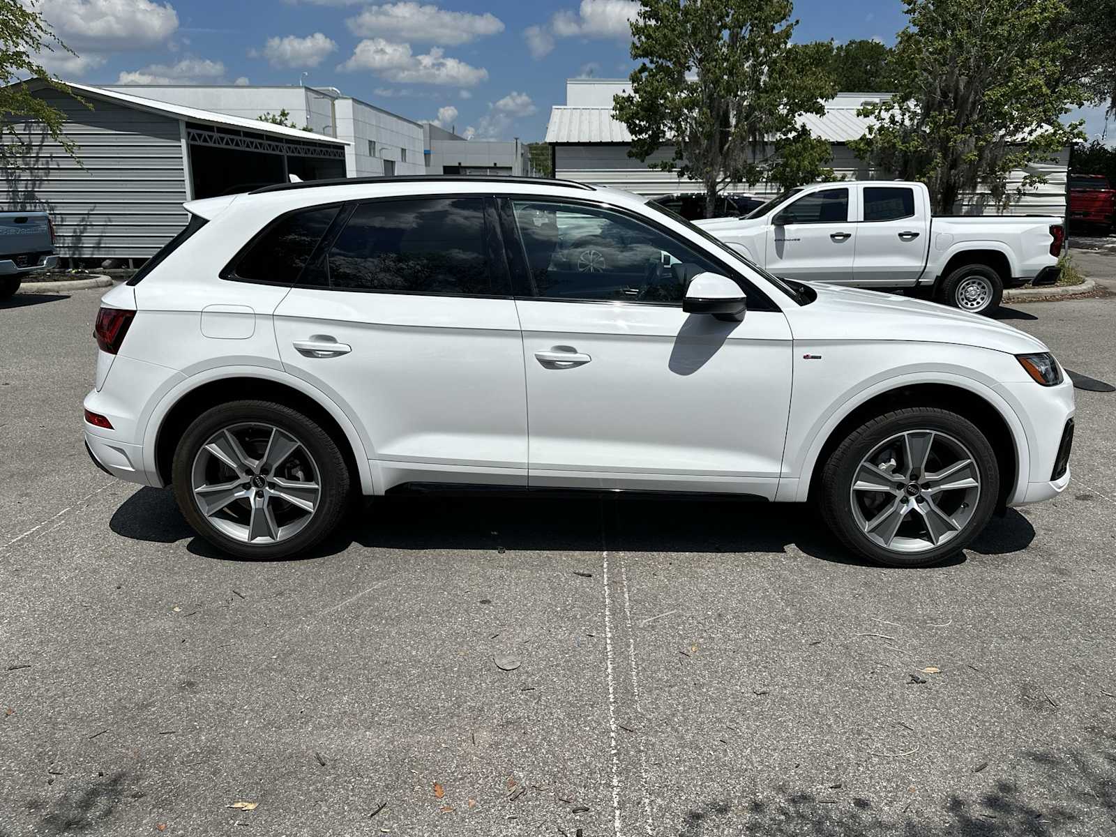 Thumbnail: 2025 Audi Q5 - 7