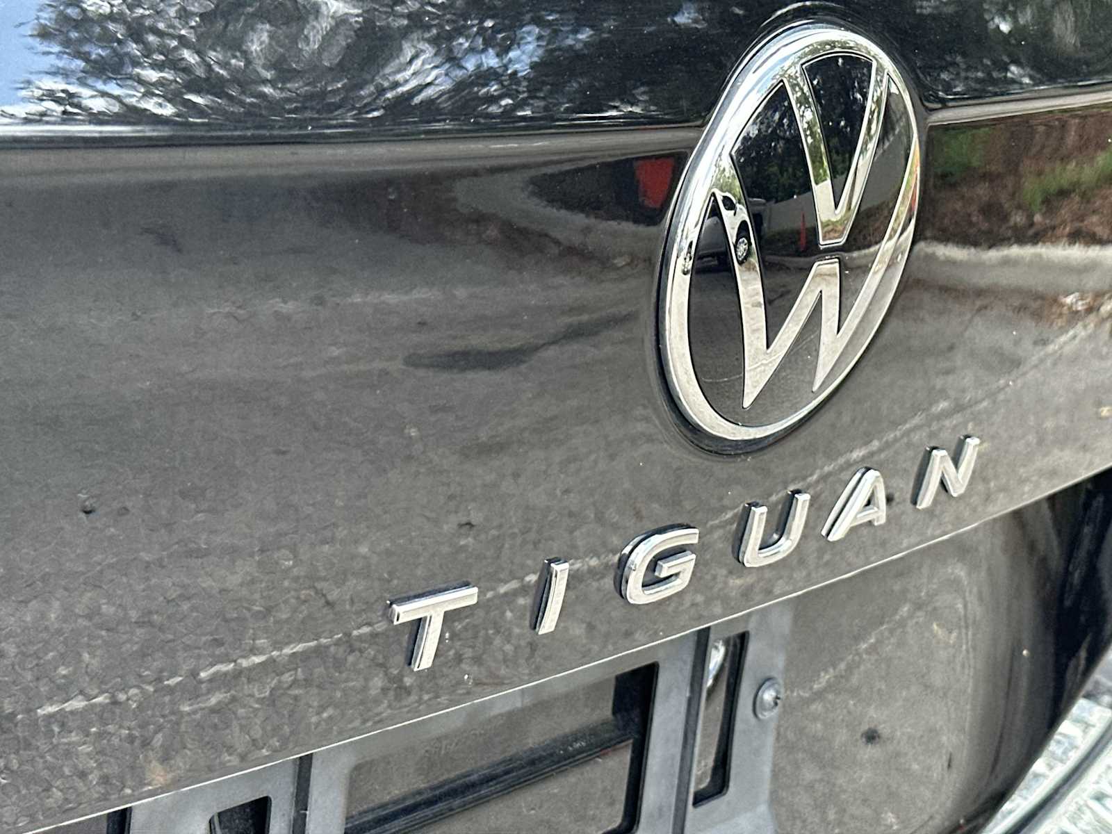 Thumbnail: 2023 Volkswagen Tiguan - 11