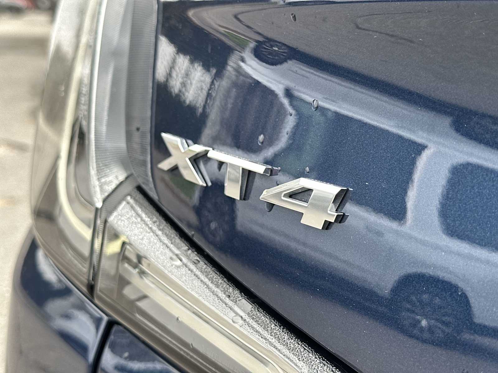 Thumbnail: 2021 Cadillac XT4 - 11