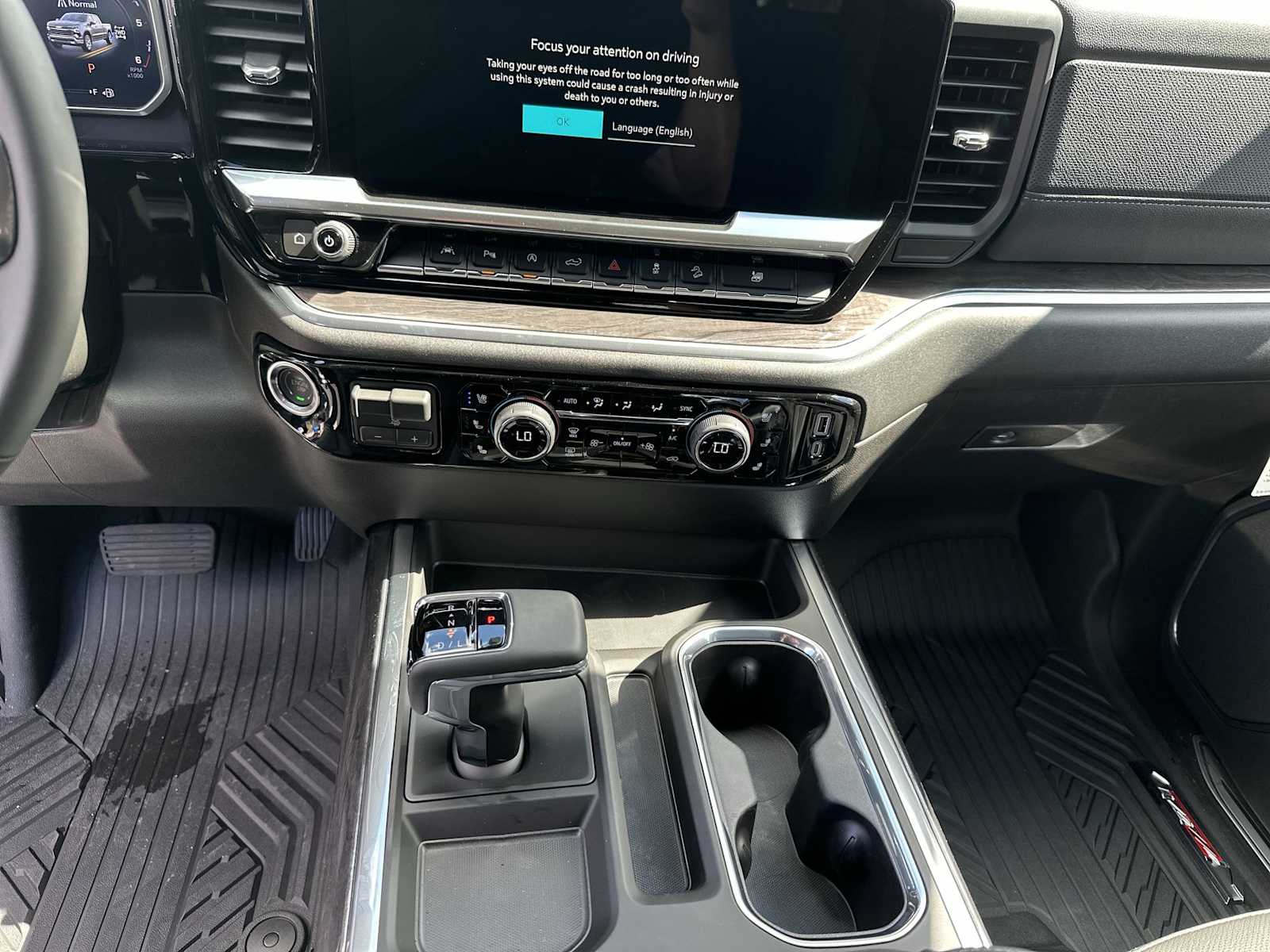 Thumbnail: 2026 Chevrolet Silverado 1500 - 21