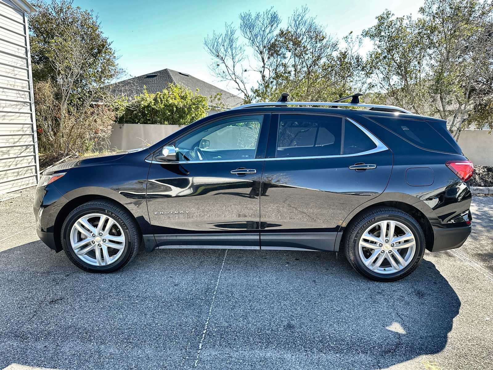 Thumbnail: 2019 Chevrolet Equinox - 3