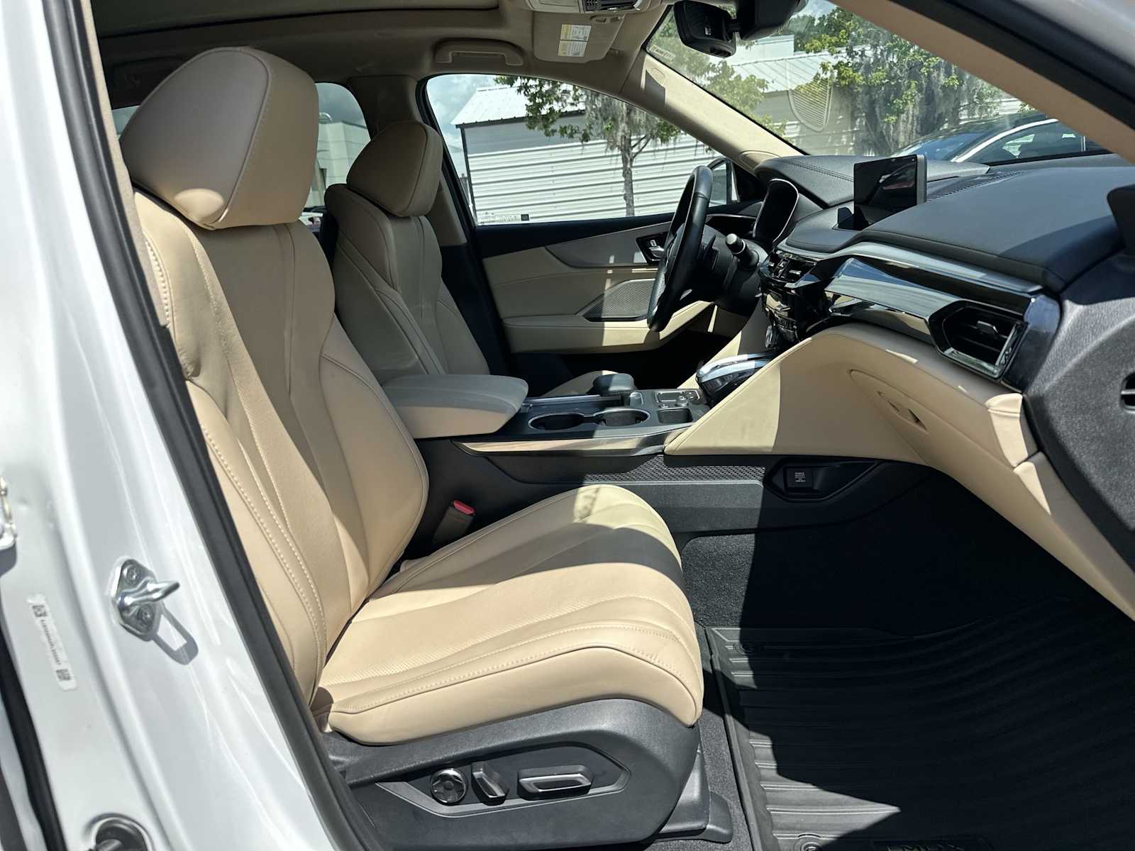 Thumbnail: 2023 Acura MDX - 19