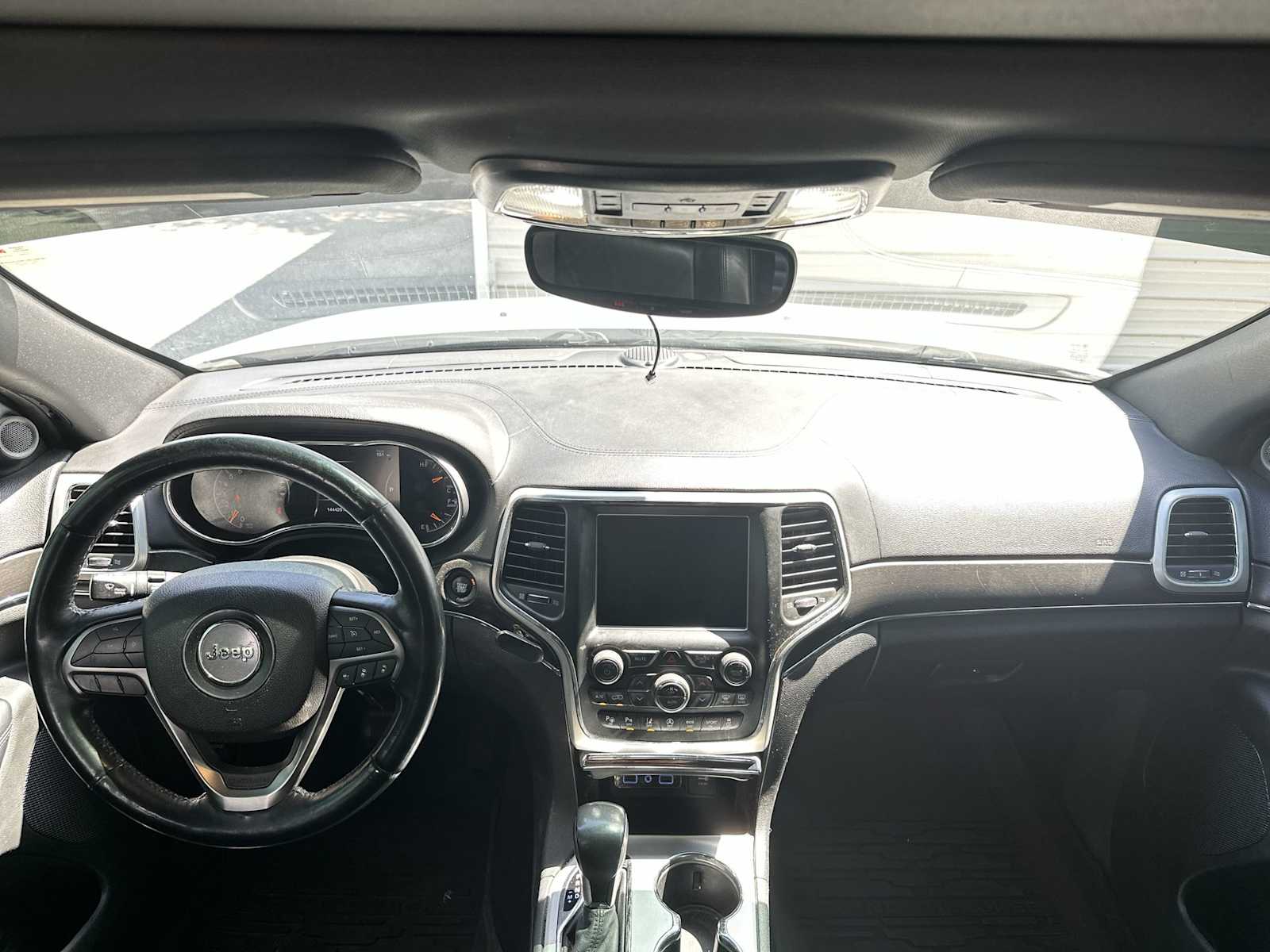Thumbnail: 2018 Jeep Grand Cherokee - 14