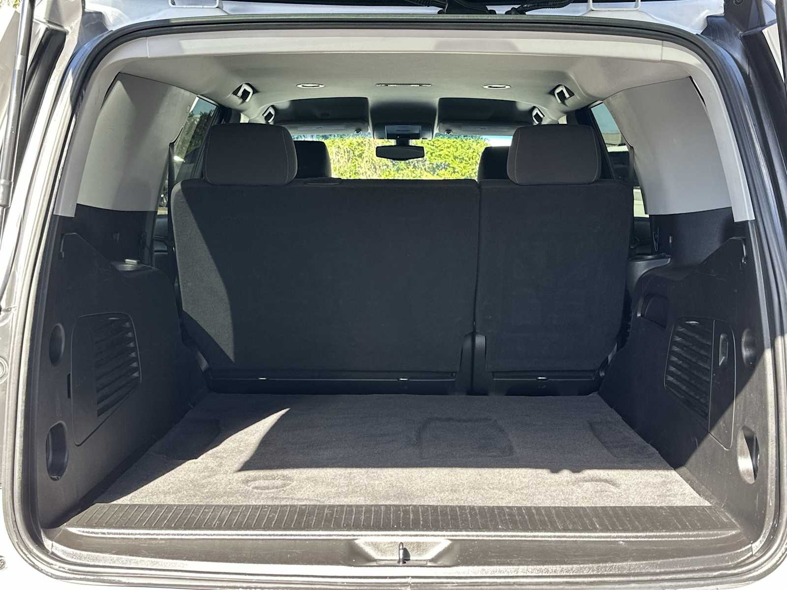 Thumbnail: 2020 Chevrolet Tahoe - 25