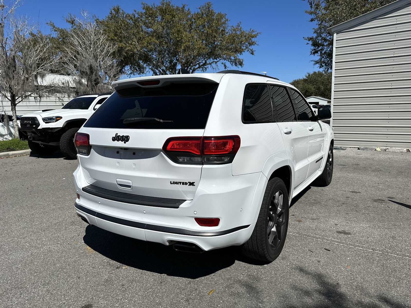 Thumbnail: 2020 Jeep Grand Cherokee - 6