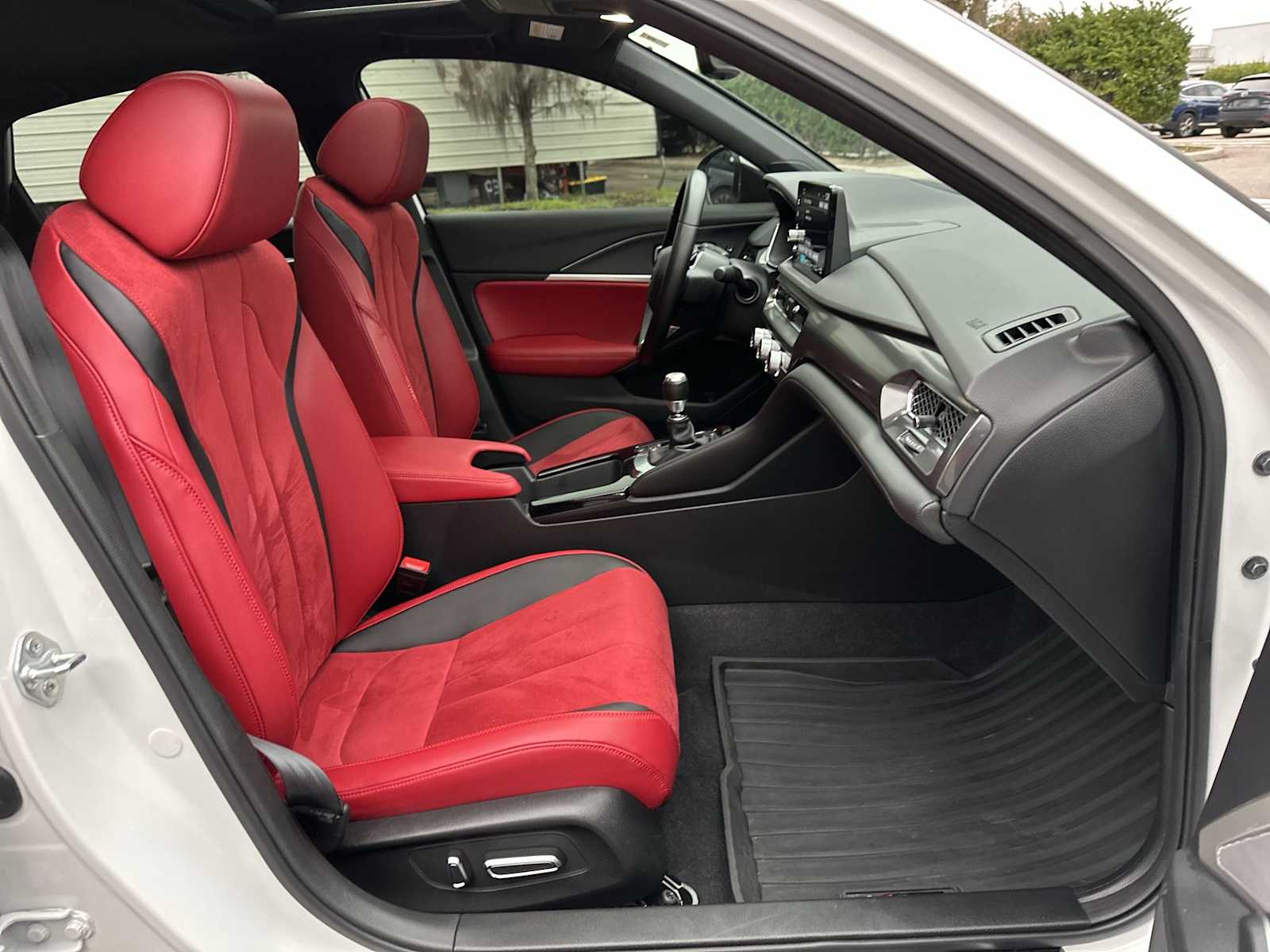 Thumbnail: 2023 Acura Integra - 21