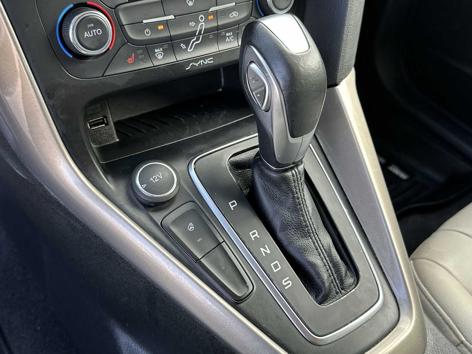 Thumbnail: 2015 Ford Focus - 23