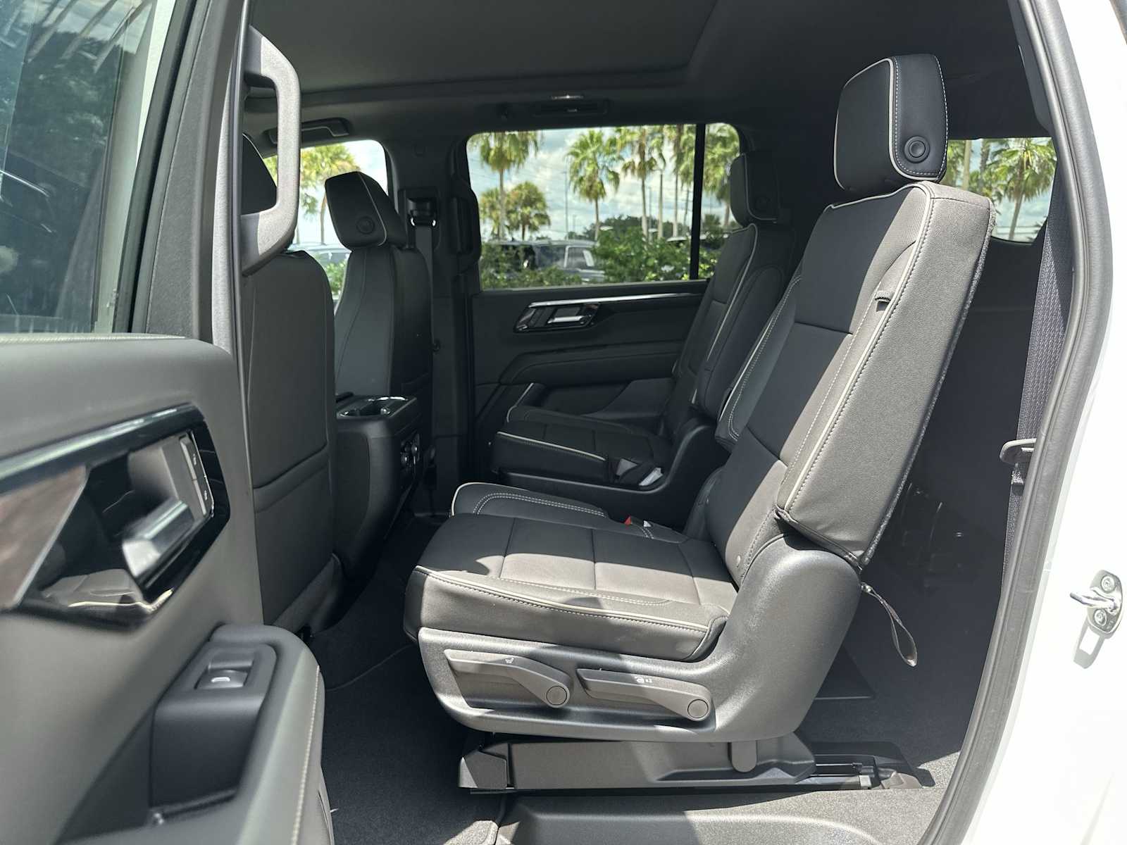 Thumbnail: 2025 Chevrolet Suburban - 17