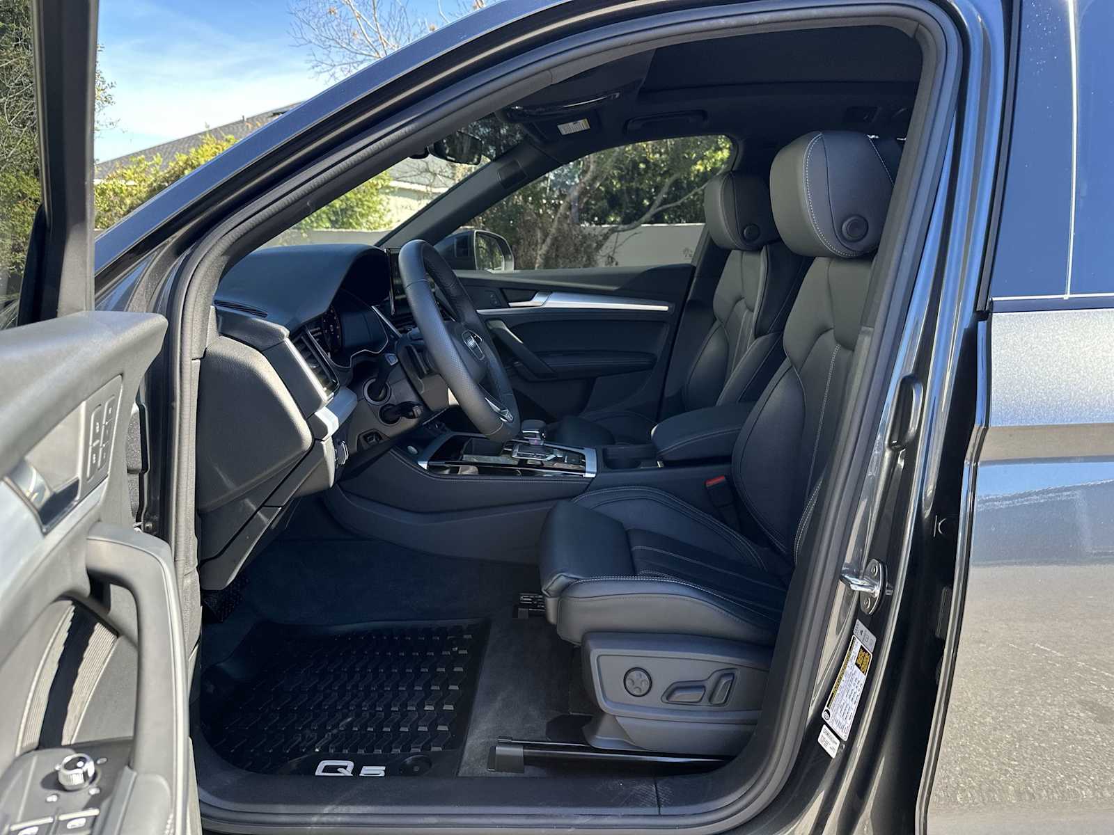 Thumbnail: 2025 Audi Q5 - 2