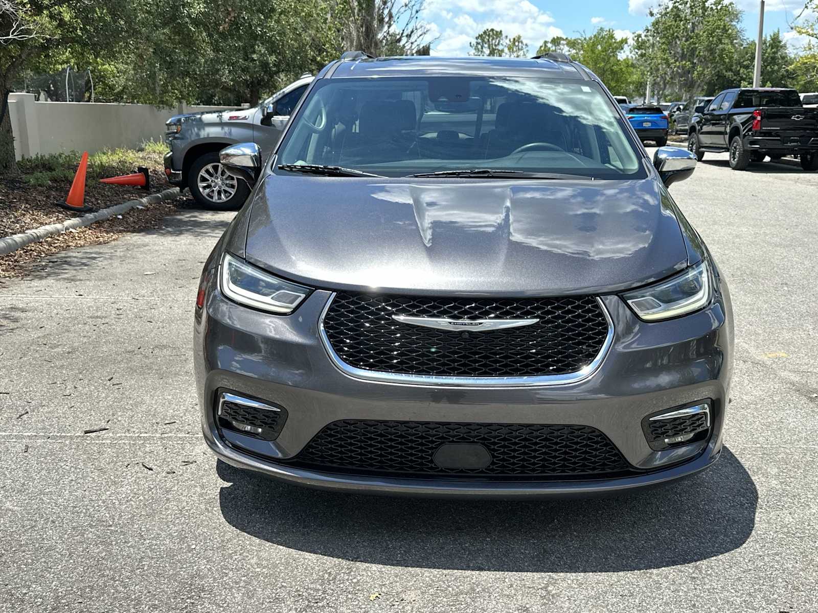 Thumbnail: 2023 Chrysler Pacifica - 9