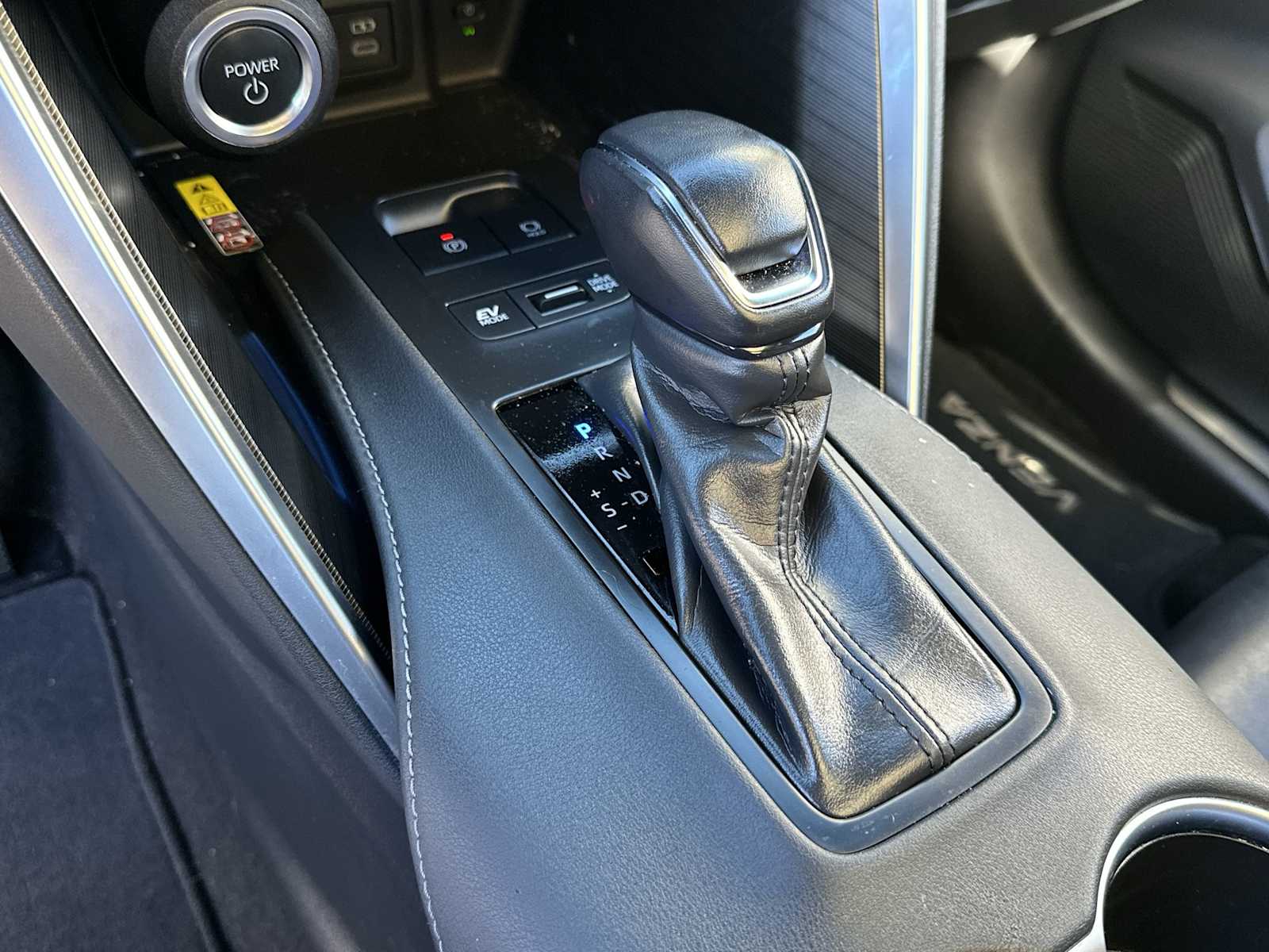 Thumbnail: 2023 Toyota Venza - 24