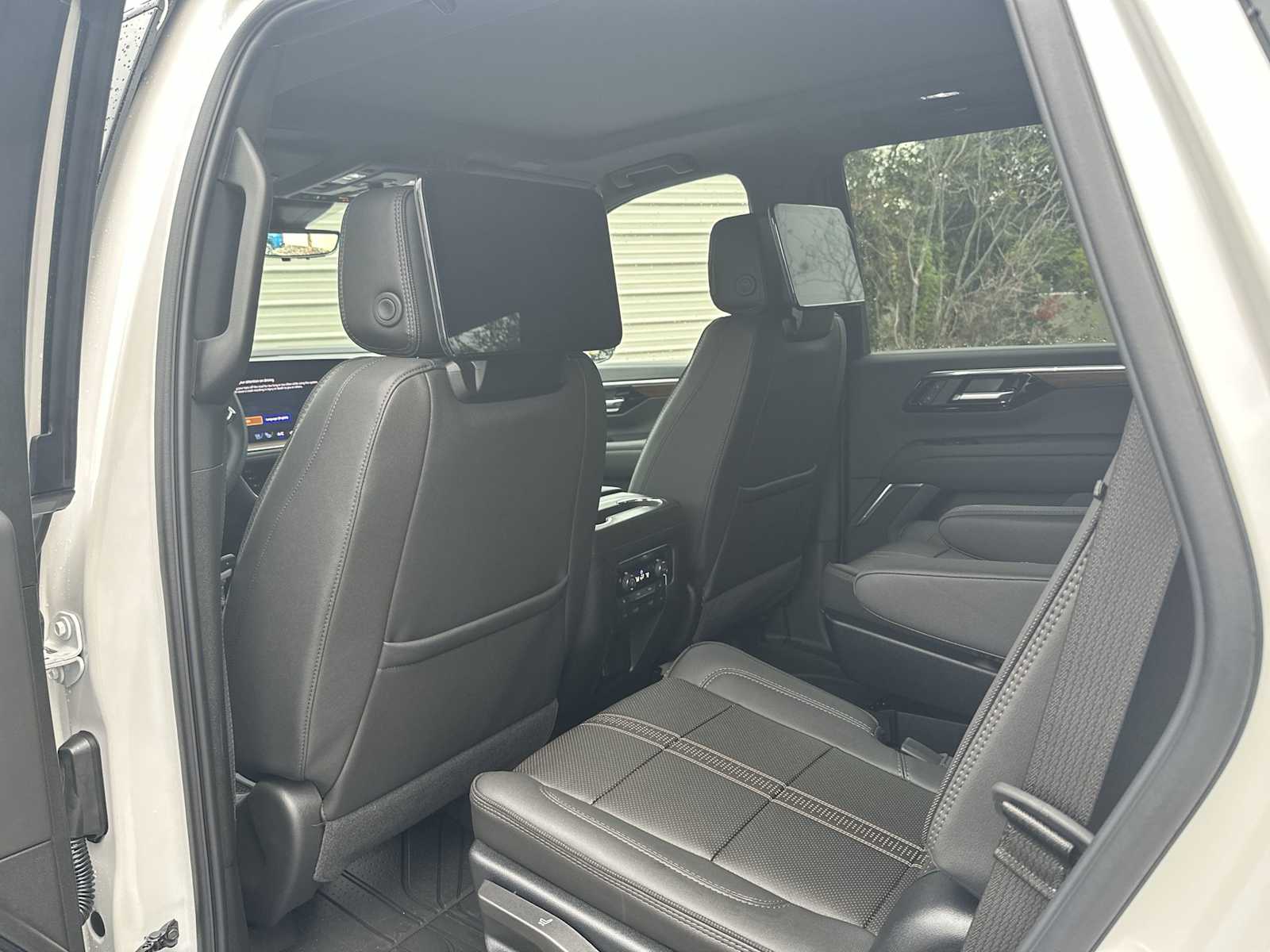 Thumbnail: 2025 Chevrolet Tahoe - 16