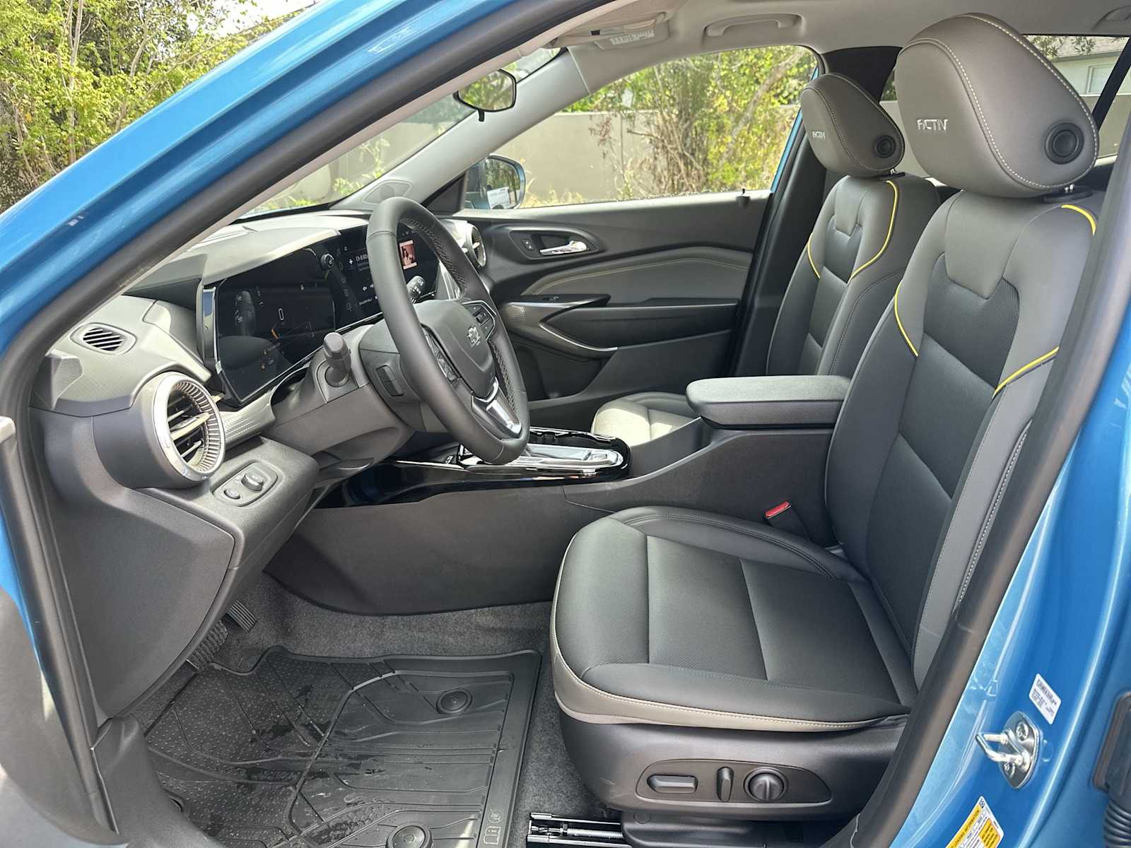 Thumbnail: 2026 Chevrolet Trax - 15