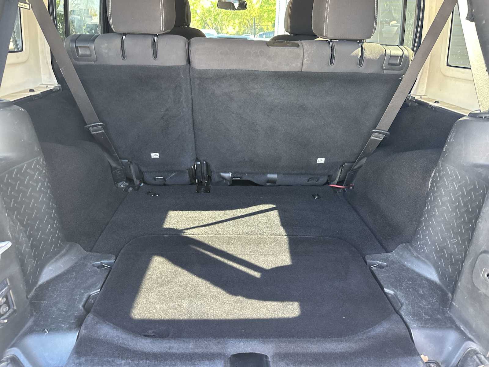 Thumbnail: 2017 Jeep Wrangler - 25