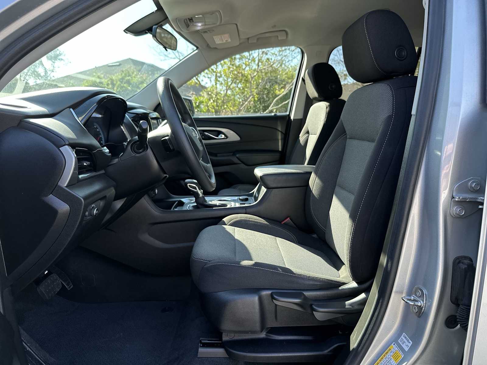 Thumbnail: 2021 Chevrolet Traverse - 15