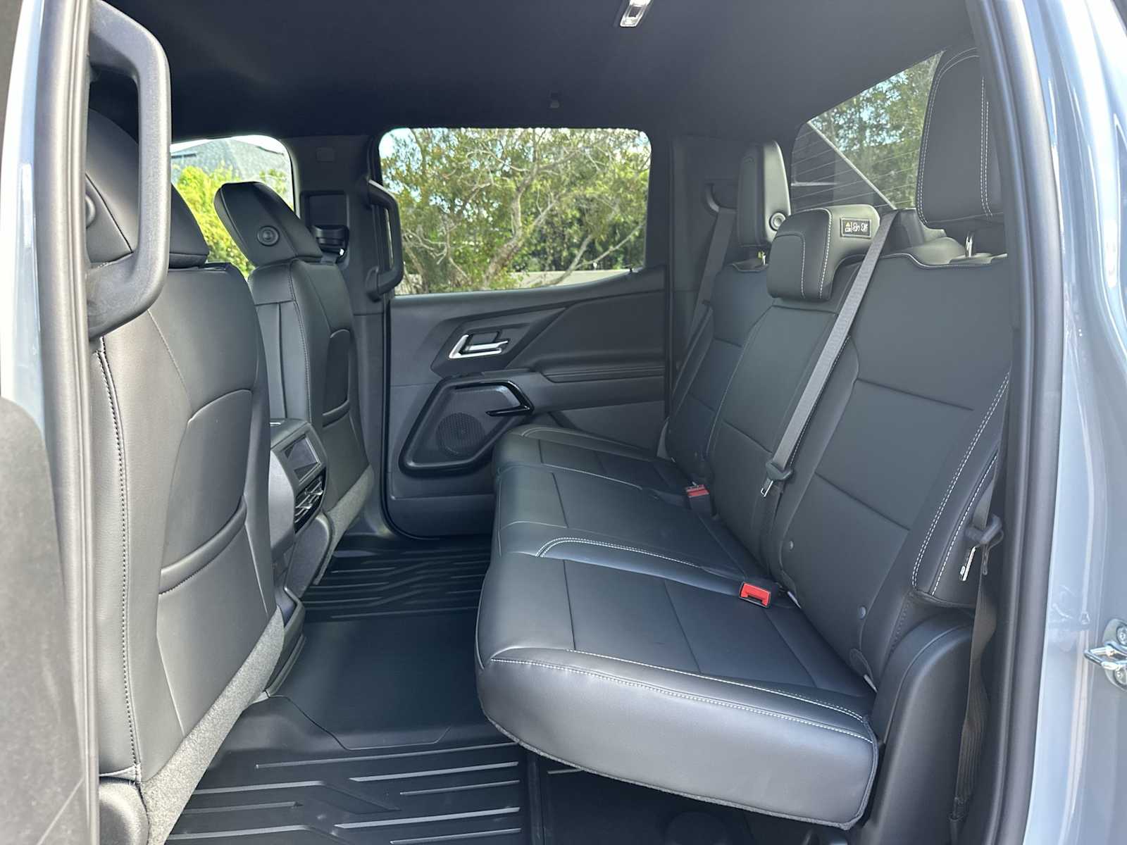 Thumbnail: 2026 Chevrolet Silverado EV - 17