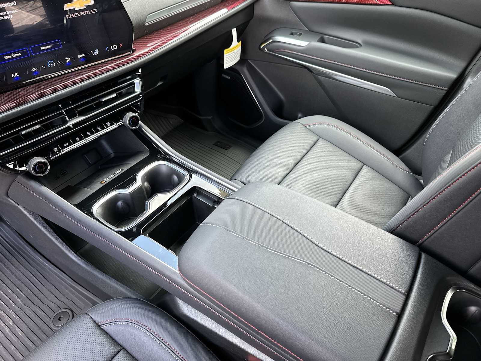 Thumbnail: 2026 Chevrolet Traverse - 22