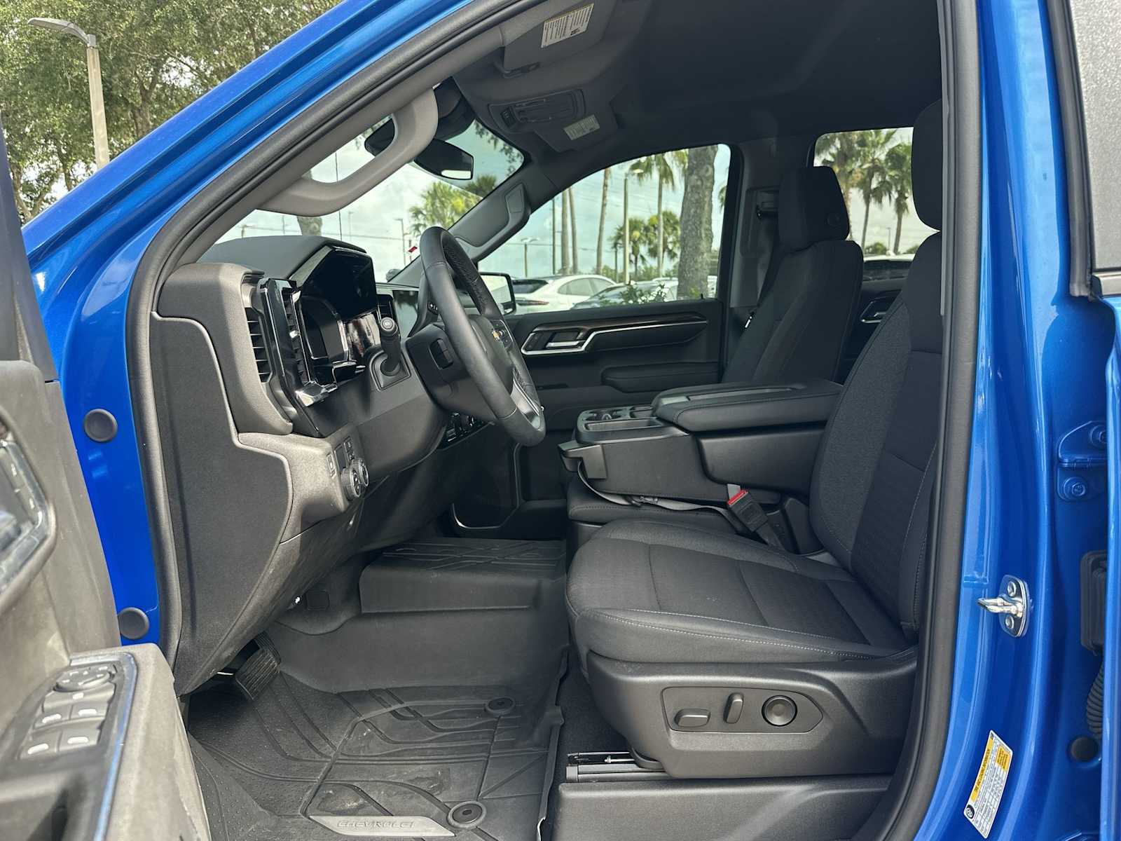 Thumbnail: 2025 Chevrolet Silverado 1500 - 16