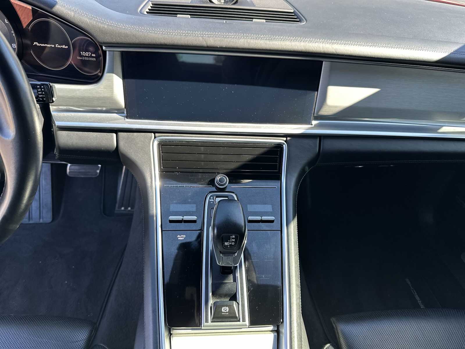 Thumbnail: 2018 Porsche Panamera - 21