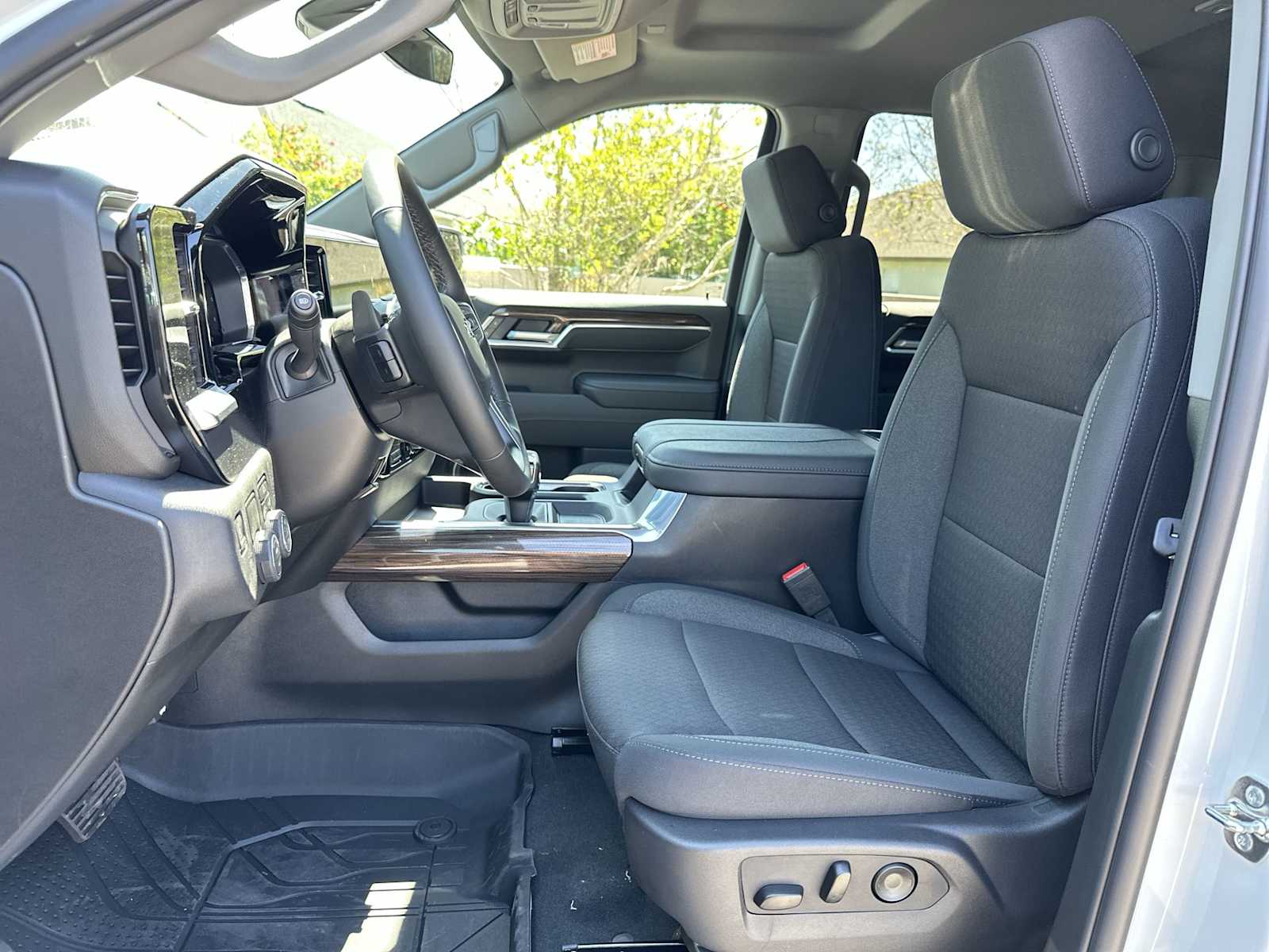 Thumbnail: 2026 Chevrolet Silverado 1500 - 15