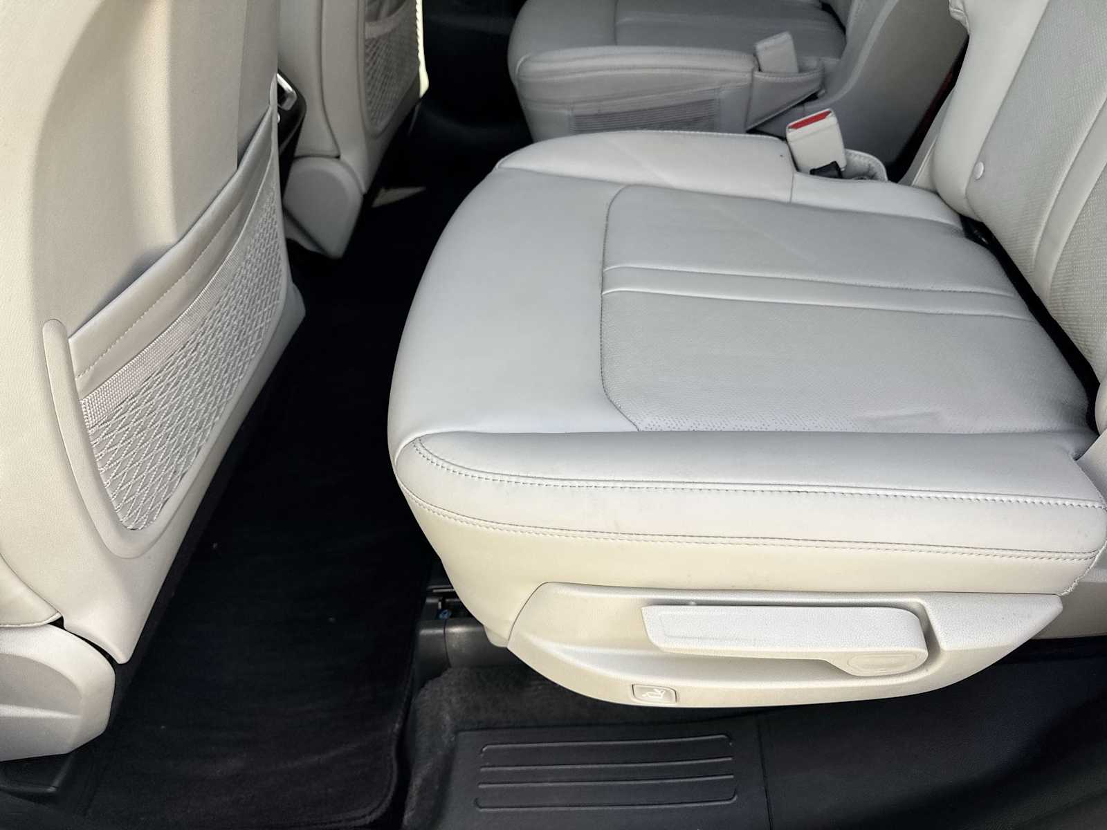 2023 Kia Sorento EX 24