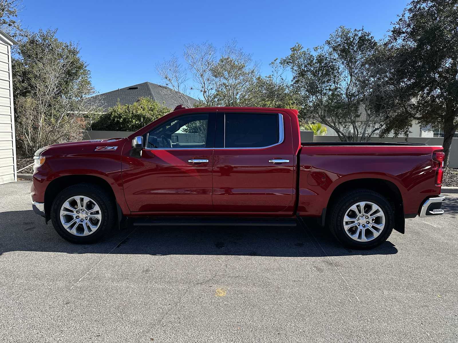 Thumbnail: 2022 Chevrolet Silverado 1500 - 3