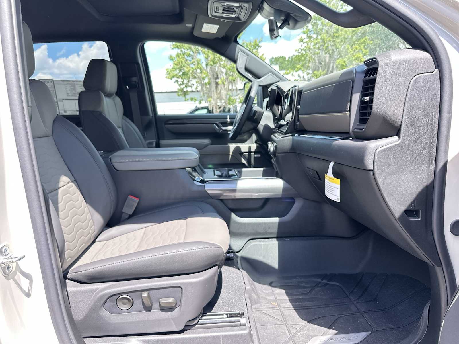 Thumbnail: 2026 Chevrolet Silverado 2500 - 19