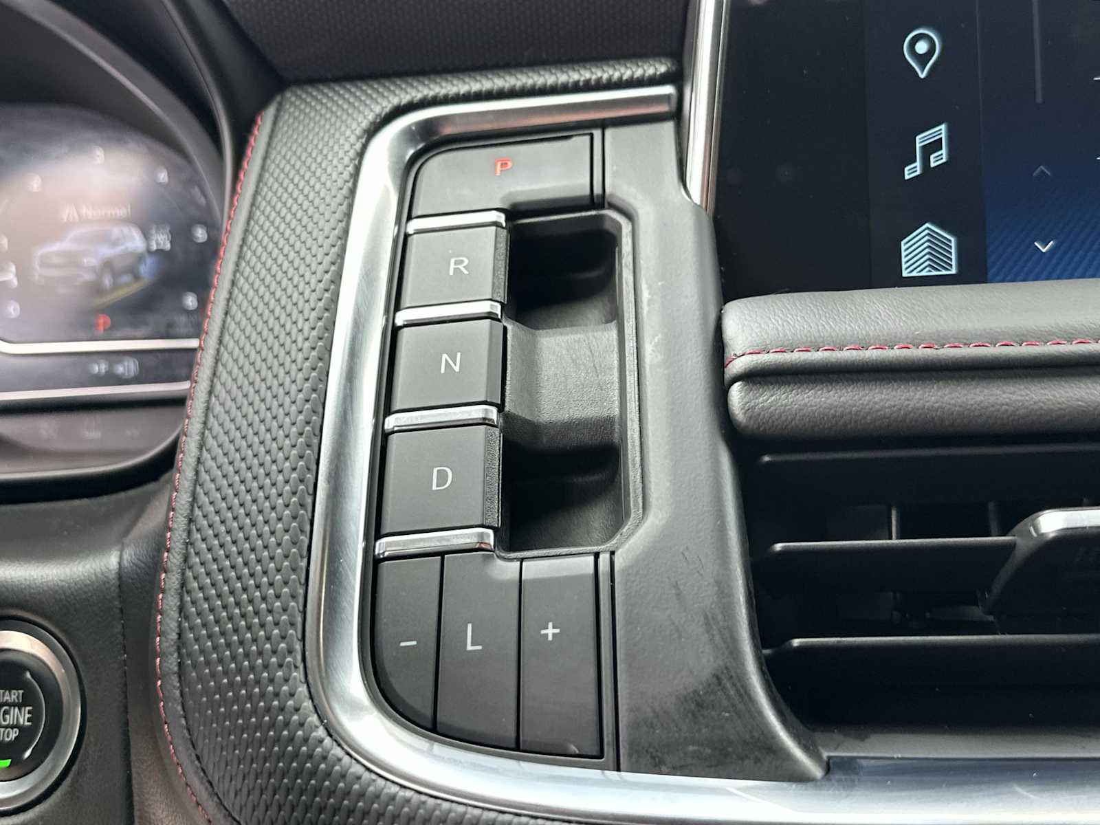 Thumbnail: 2023 Chevrolet Suburban - 23