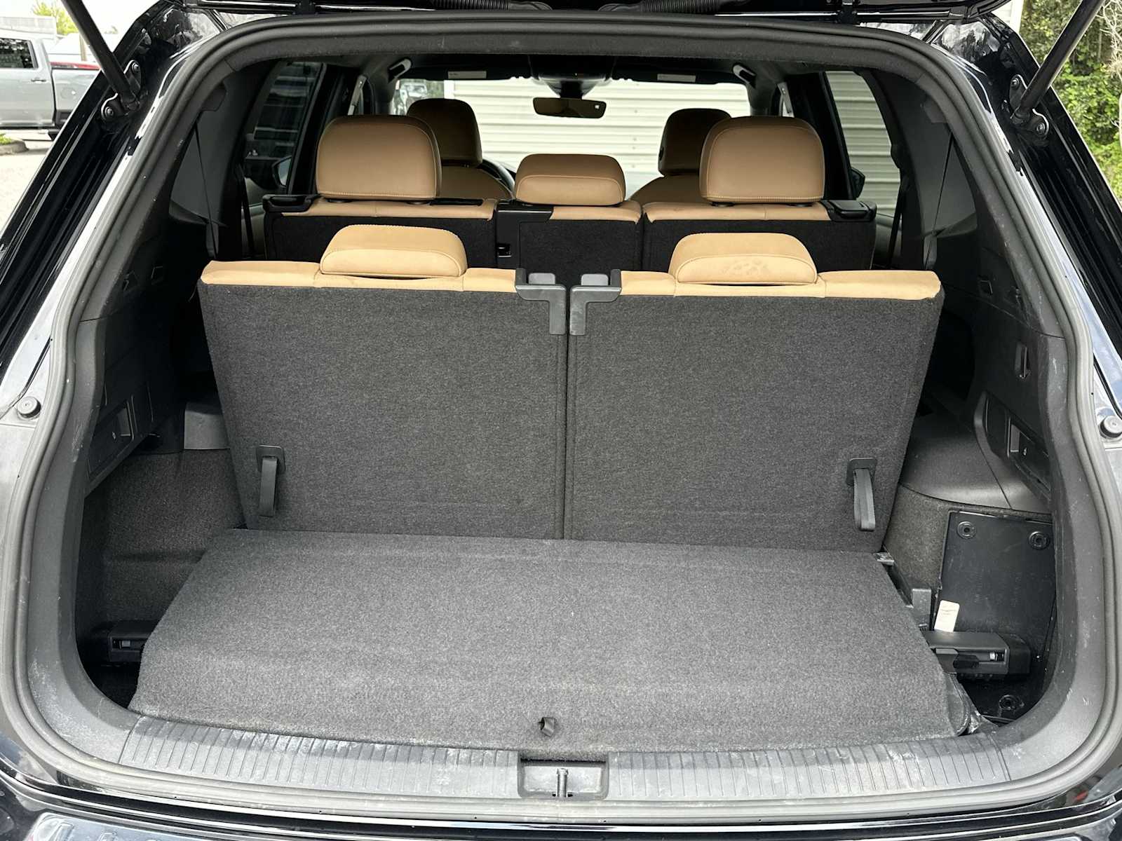 Thumbnail: 2023 Volkswagen Tiguan - 25