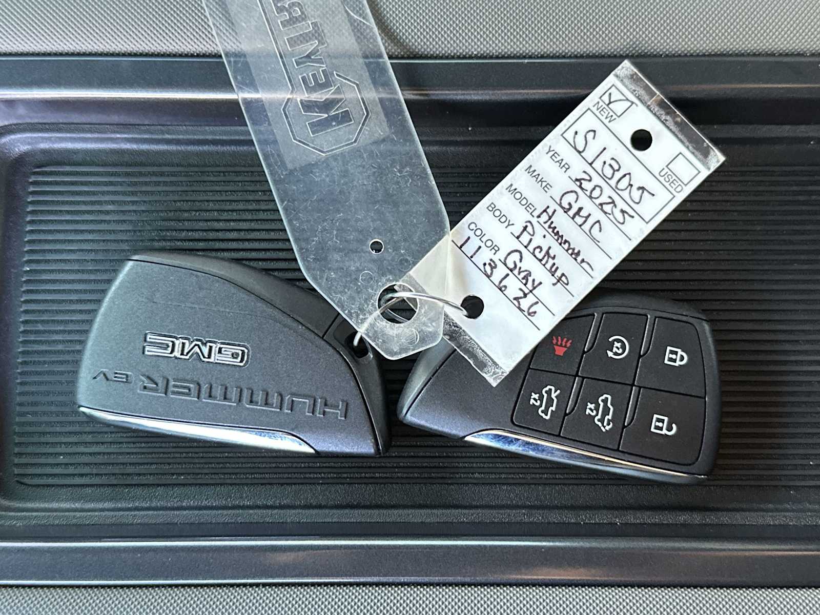 Thumbnail: 2025 GMC Hummer EV - 26