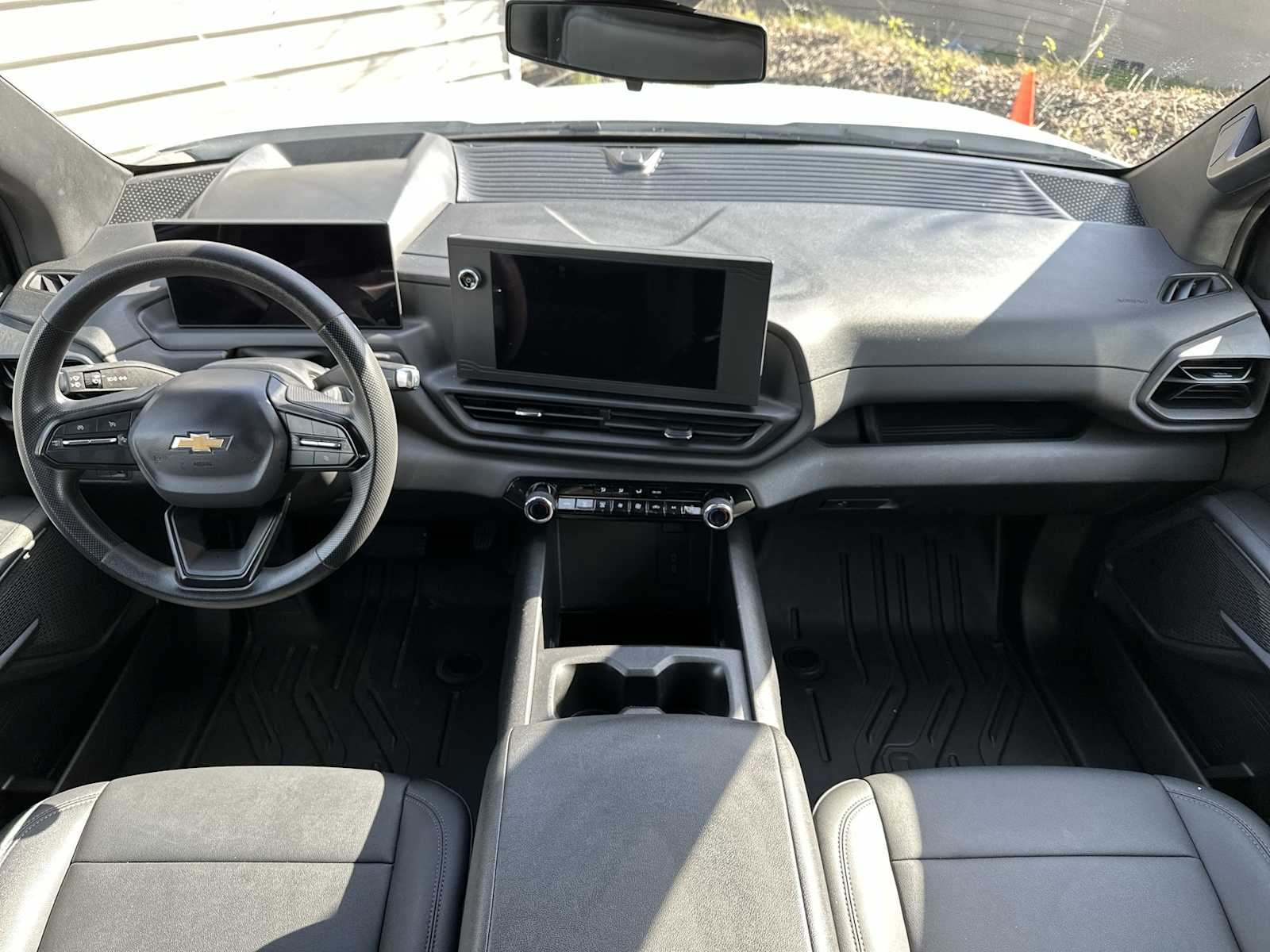 Thumbnail: 2024 Chevrolet Silverado EV - 14