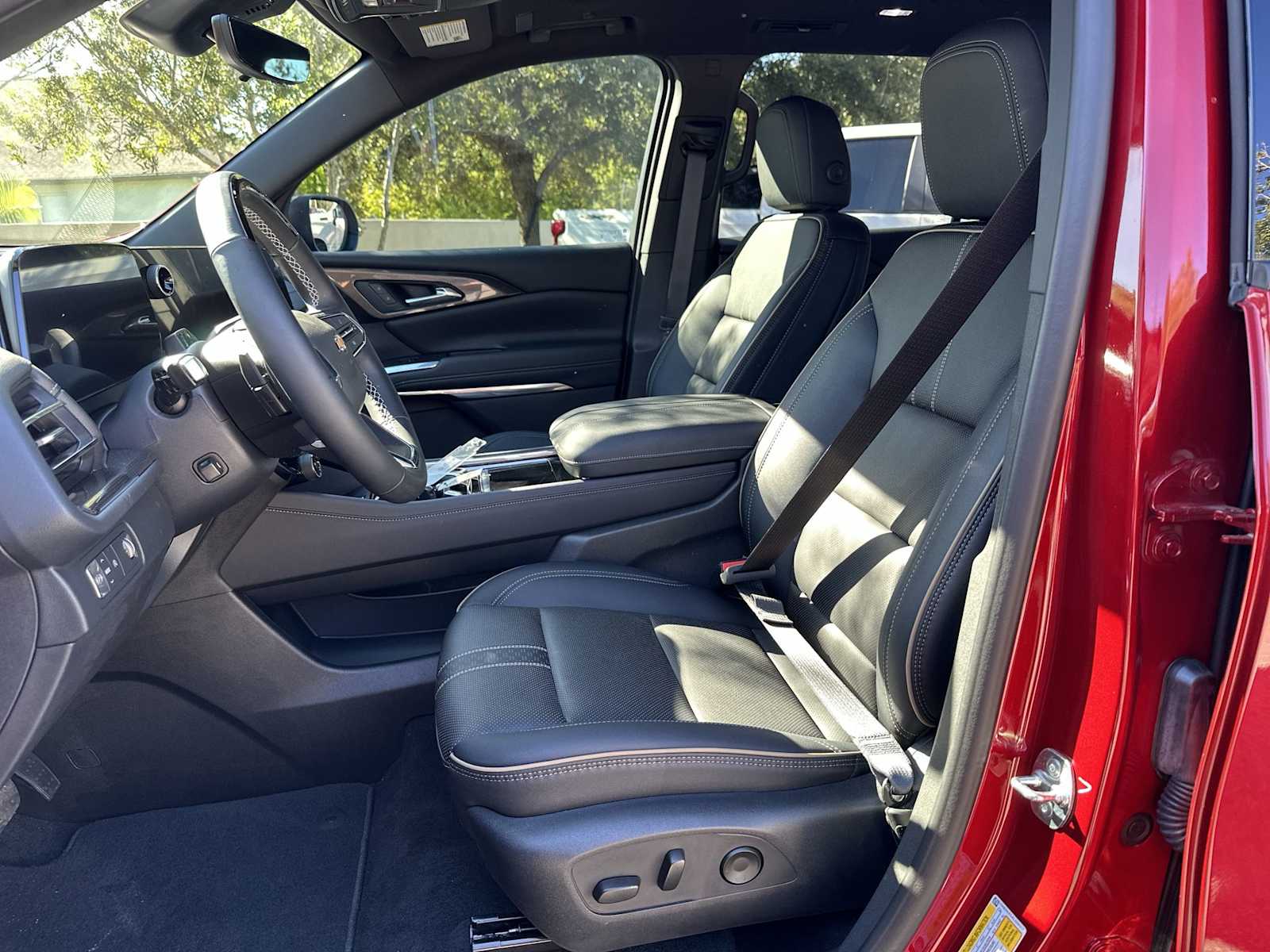 Thumbnail: 2025 Chevrolet Traverse - 2