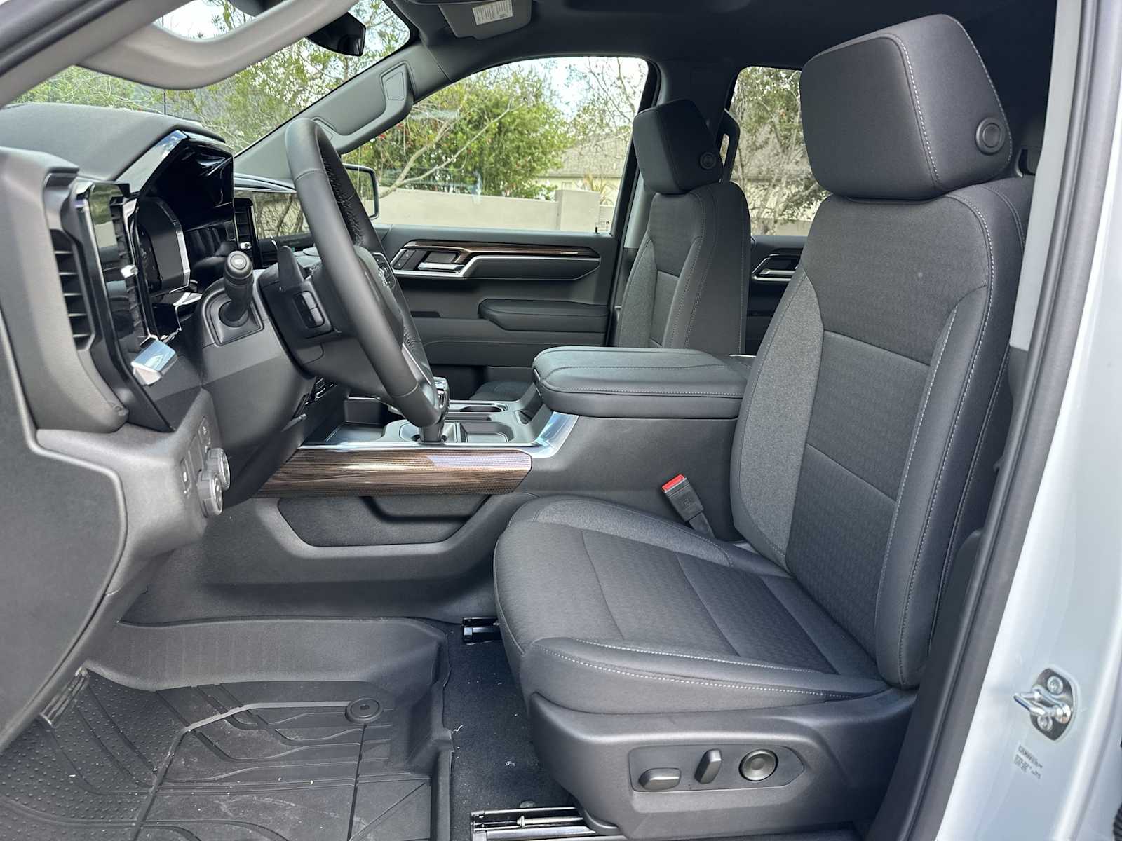 Thumbnail: 2026 Chevrolet Silverado 1500 - 15