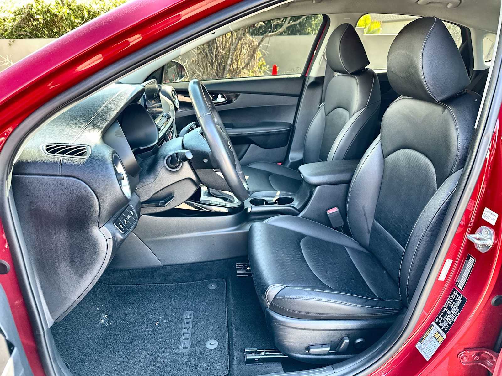 Thumbnail: 2020 Kia Forte - 15