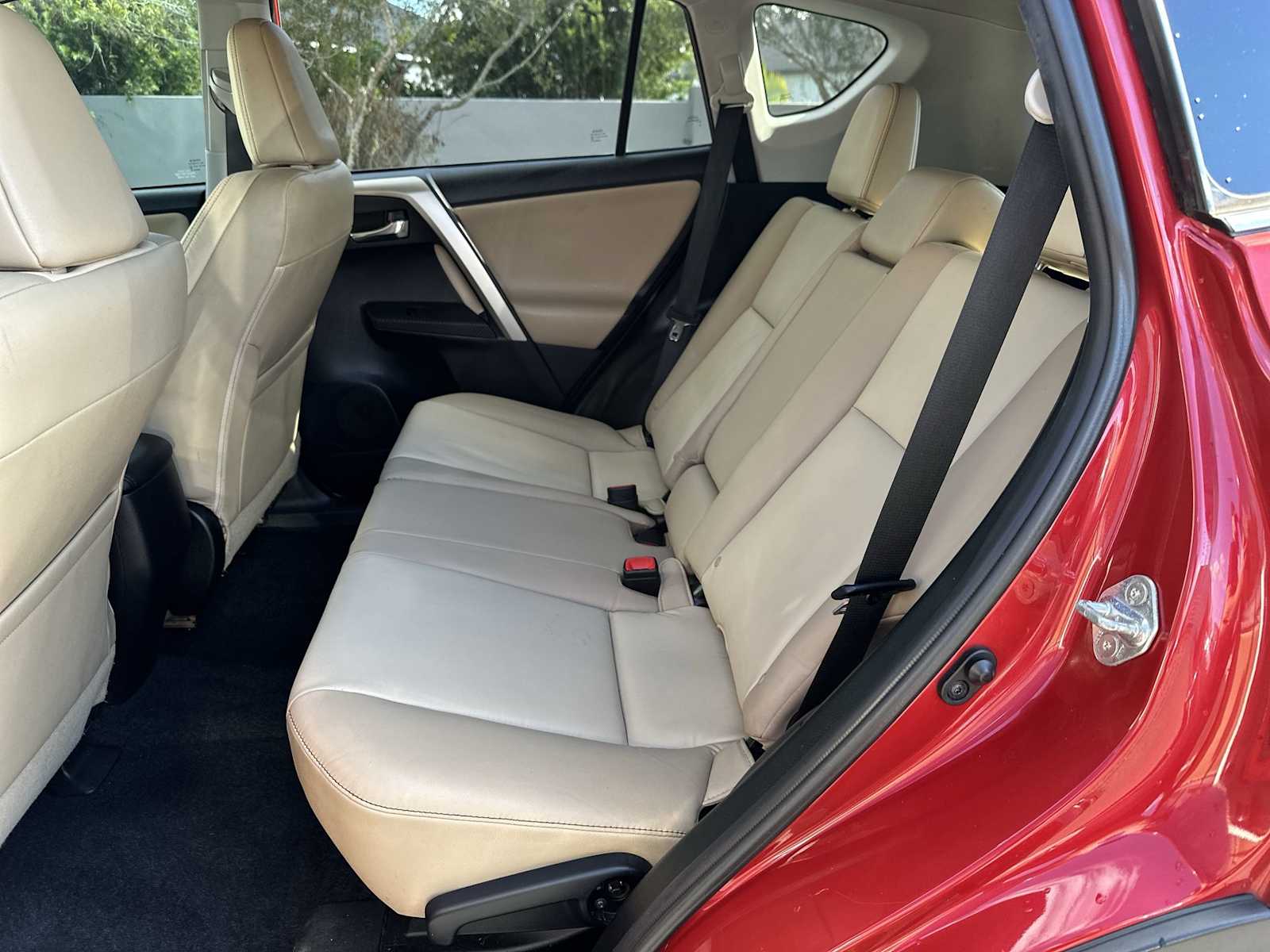 Thumbnail: 2015 Toyota RAV4 - 17