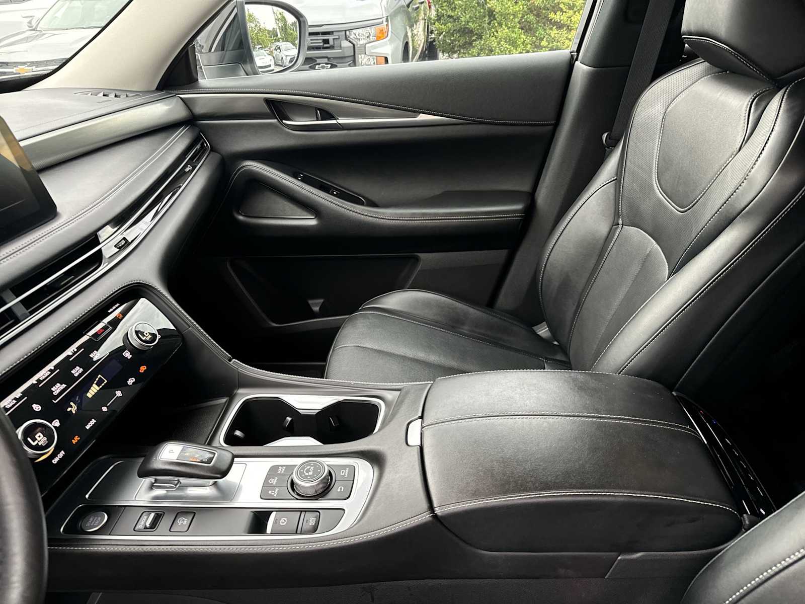 Thumbnail: 2024 INFINITI QX60 - 11