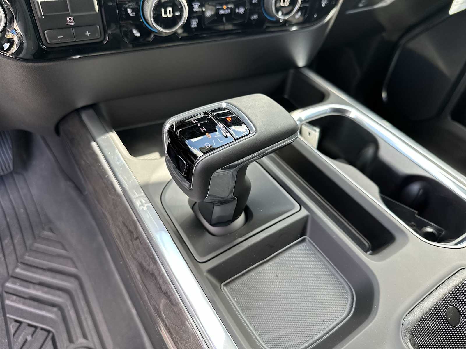 Thumbnail: 2026 Chevrolet Silverado 1500 - 23