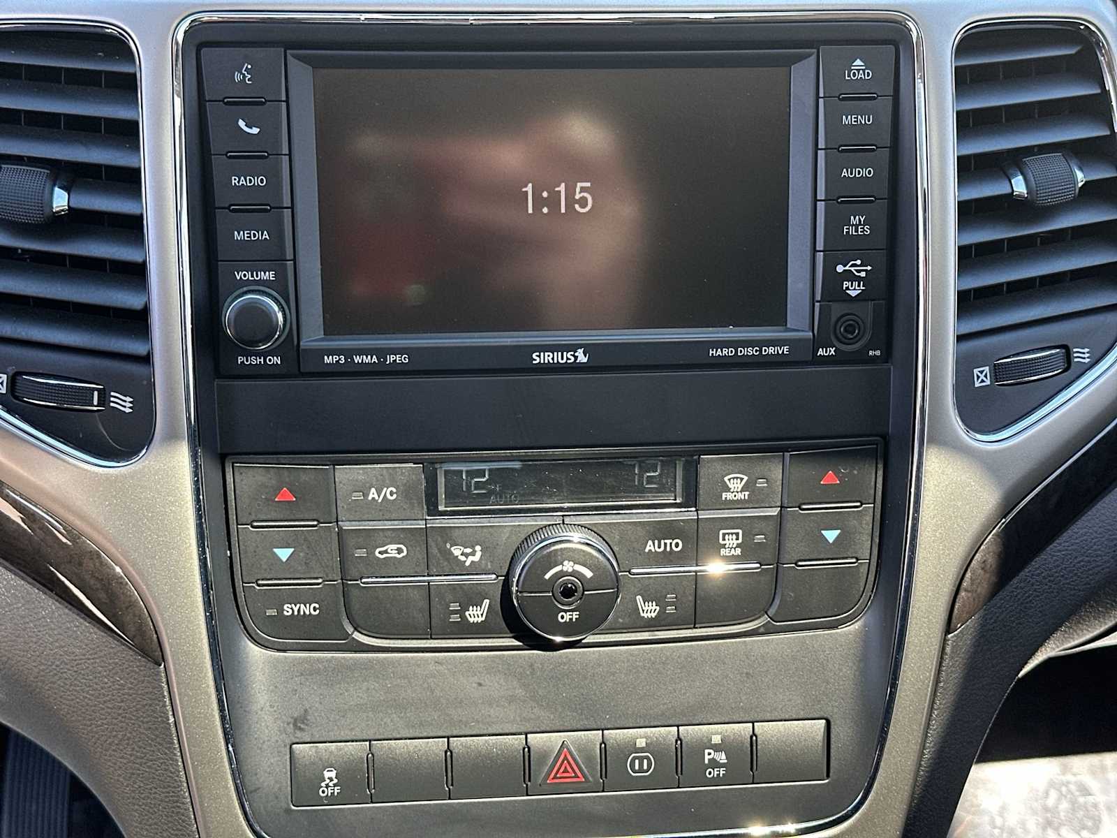 Thumbnail: 2011 Jeep Grand Cherokee - 21